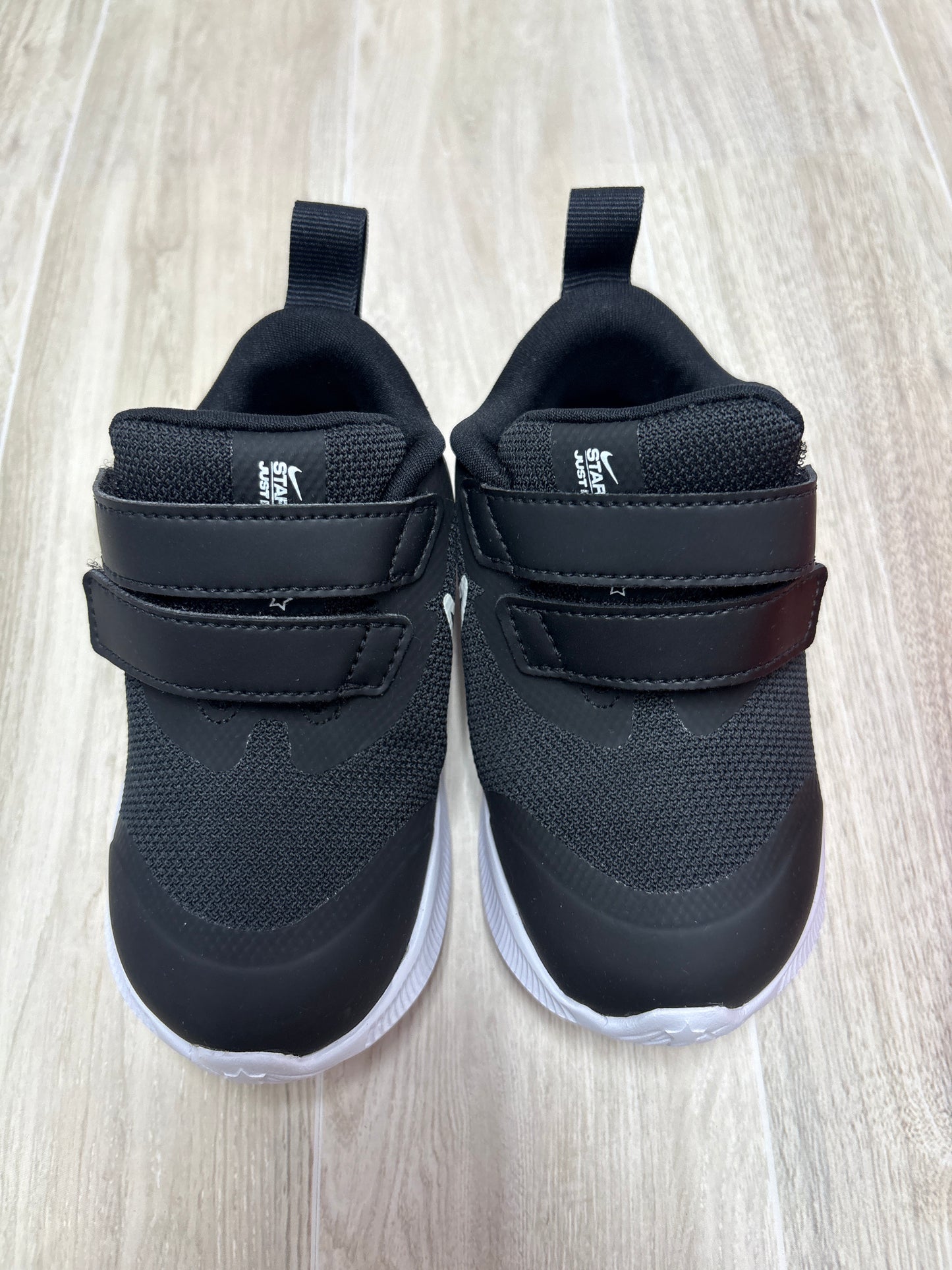 6c Nike B+W Star Runner