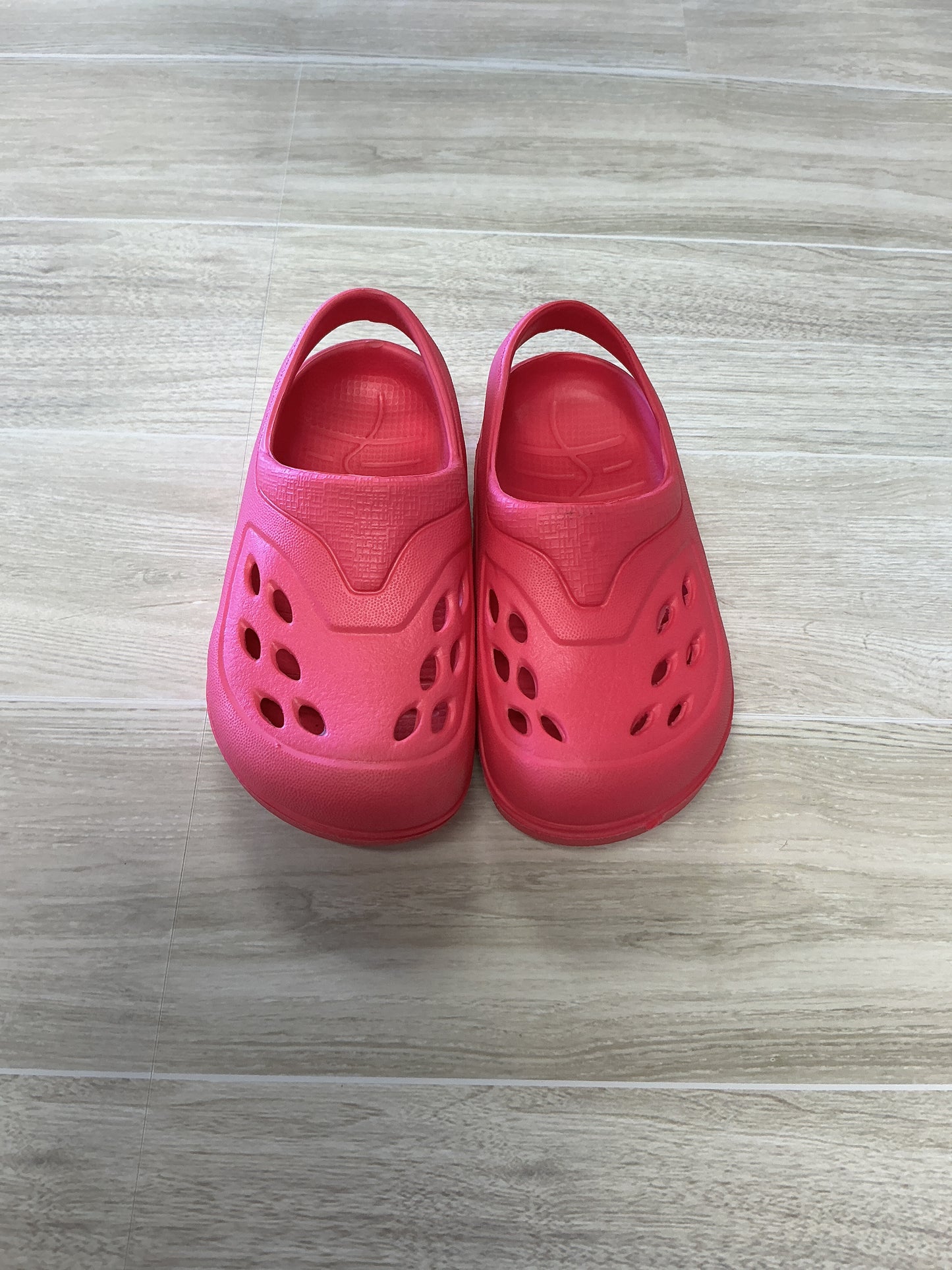 6c Hot Pink Slip On Faux Croc