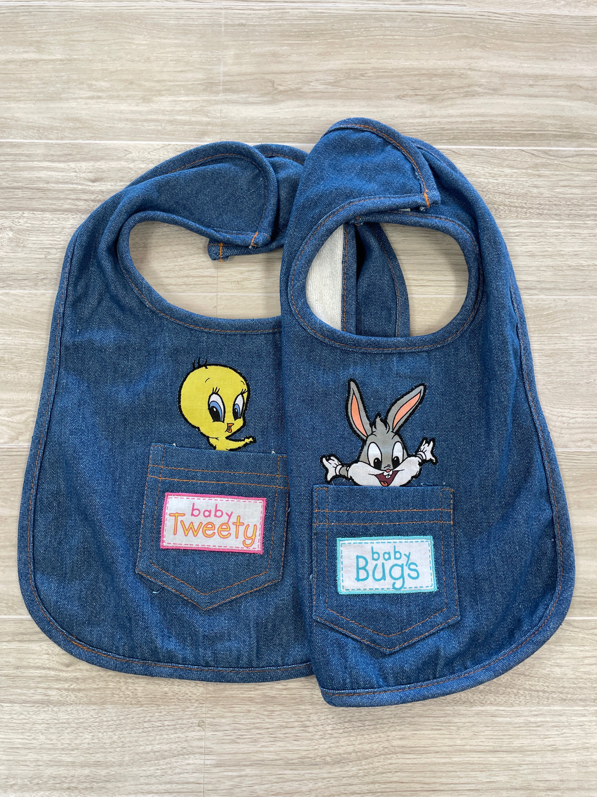 2 Pack Looney Tunes Bibs