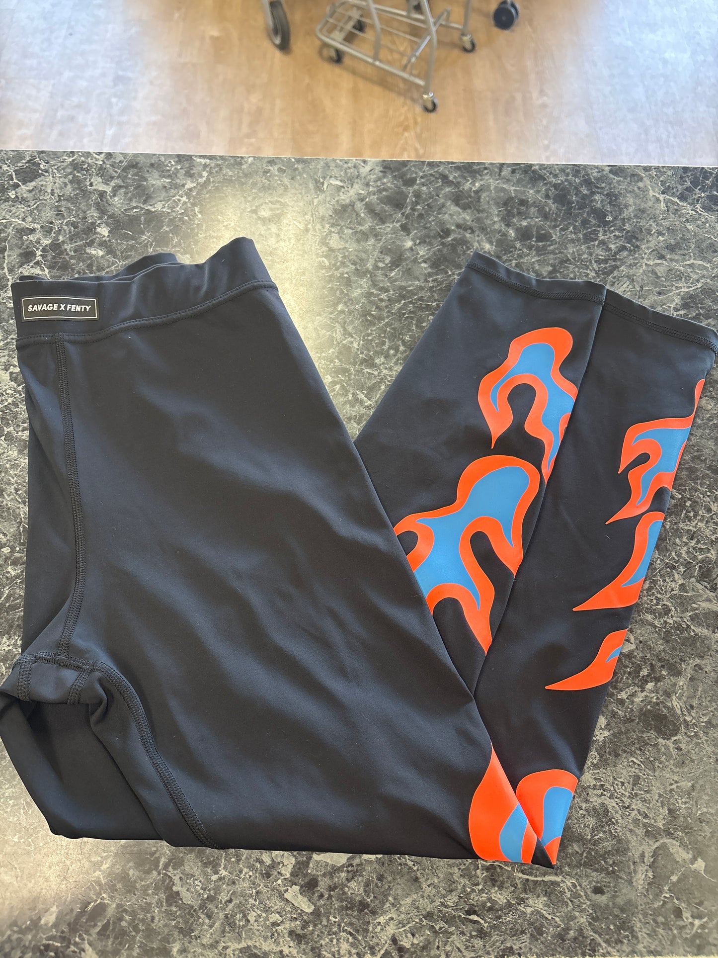 Womens Medium Savage X Fenty Flame Legging