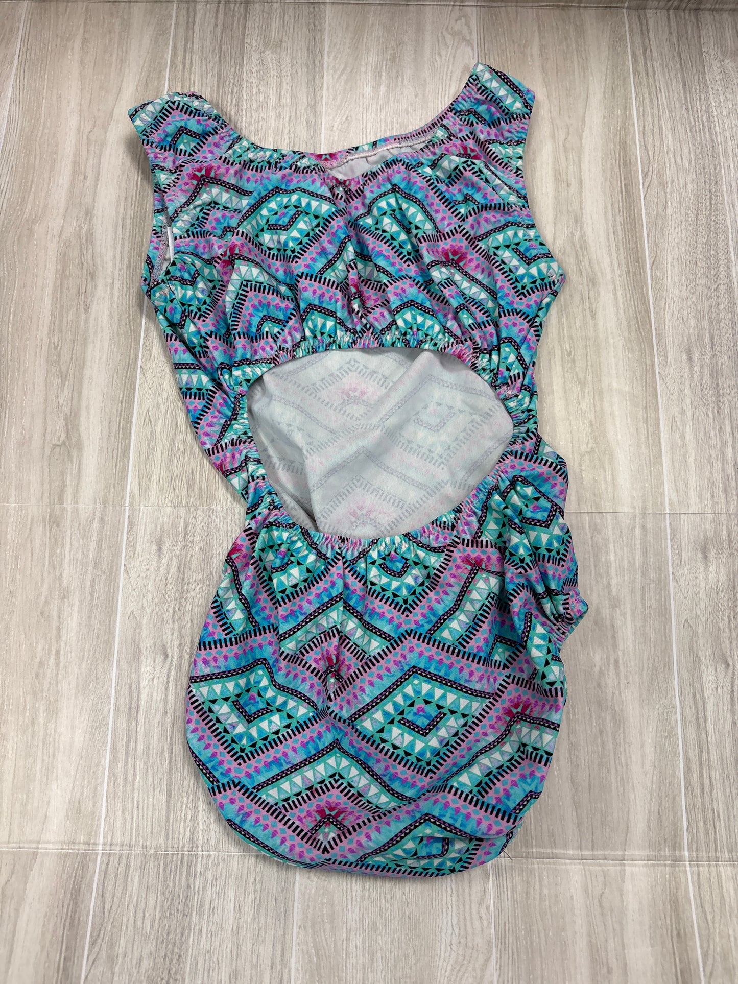 6 Geometric Printed Open Back Leo