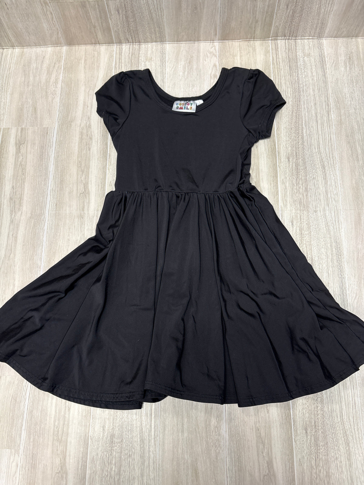 3/4 DotDot Smile Black Twirl Dress