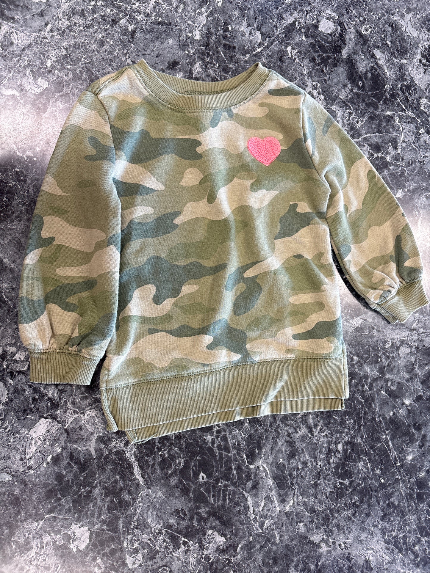 2t-camo-crewneck