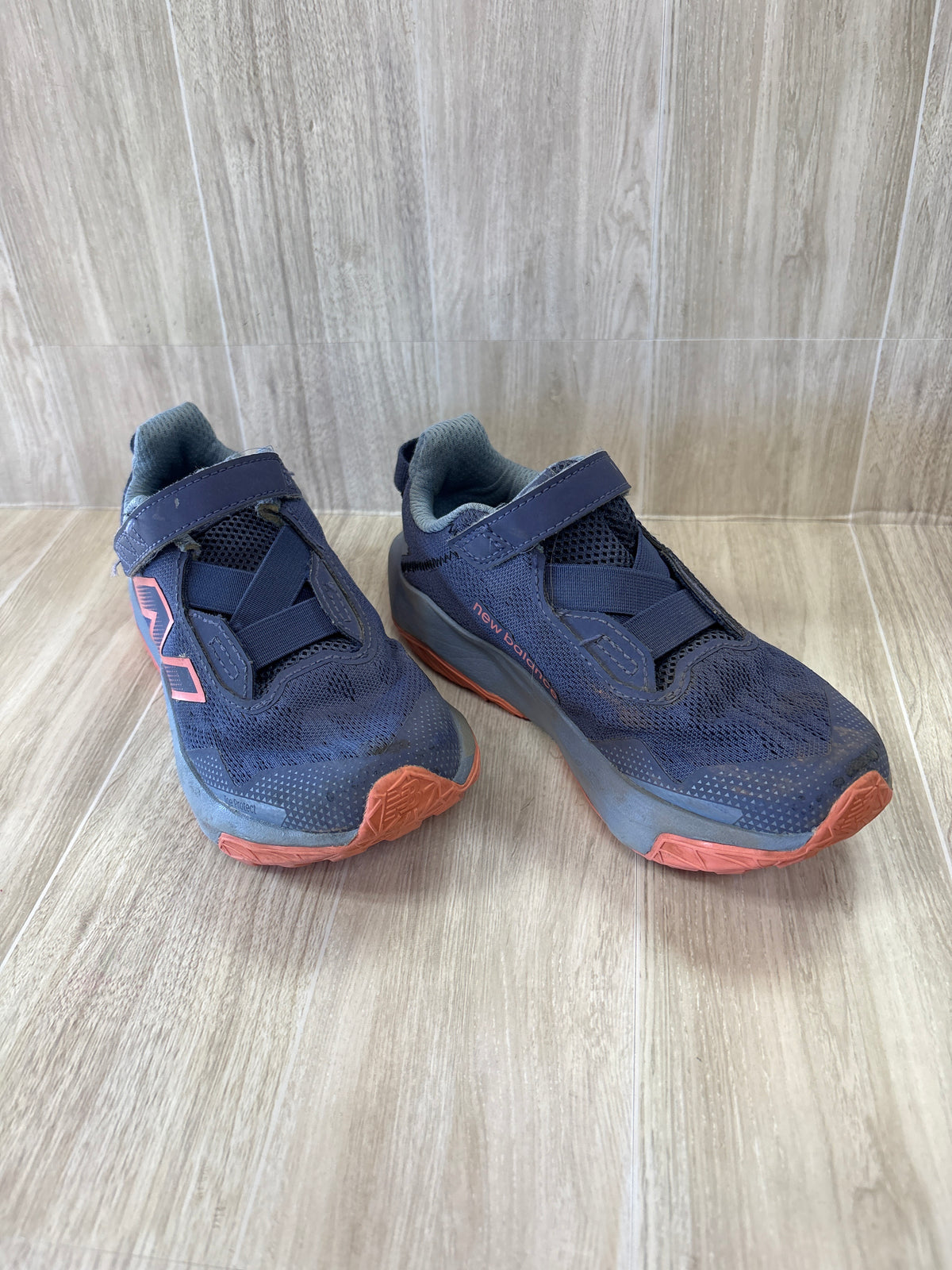 12.5c Navy/Peach New Balance Velco Sneaker - Blemish