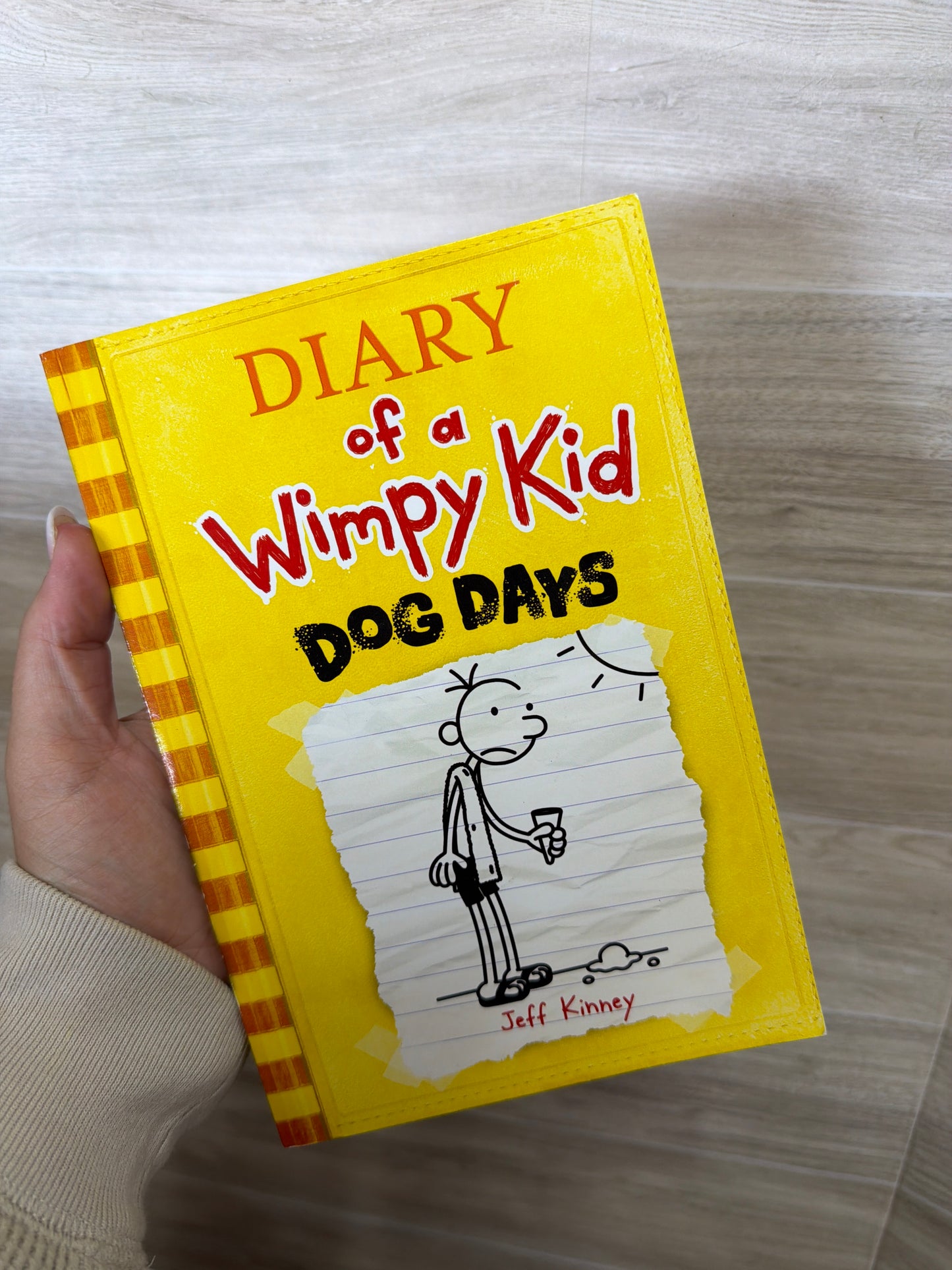 Book - Diary Of A Wimpy Kid - Dog Days