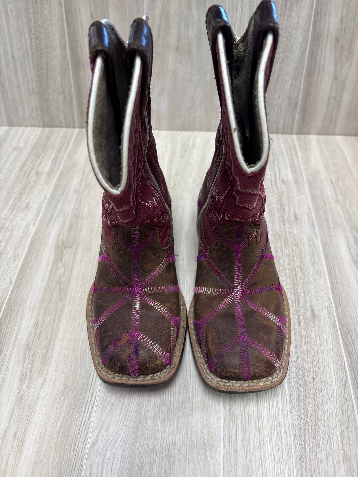8c Ariat Threaded Toe Pink Western Boot - Blemish
