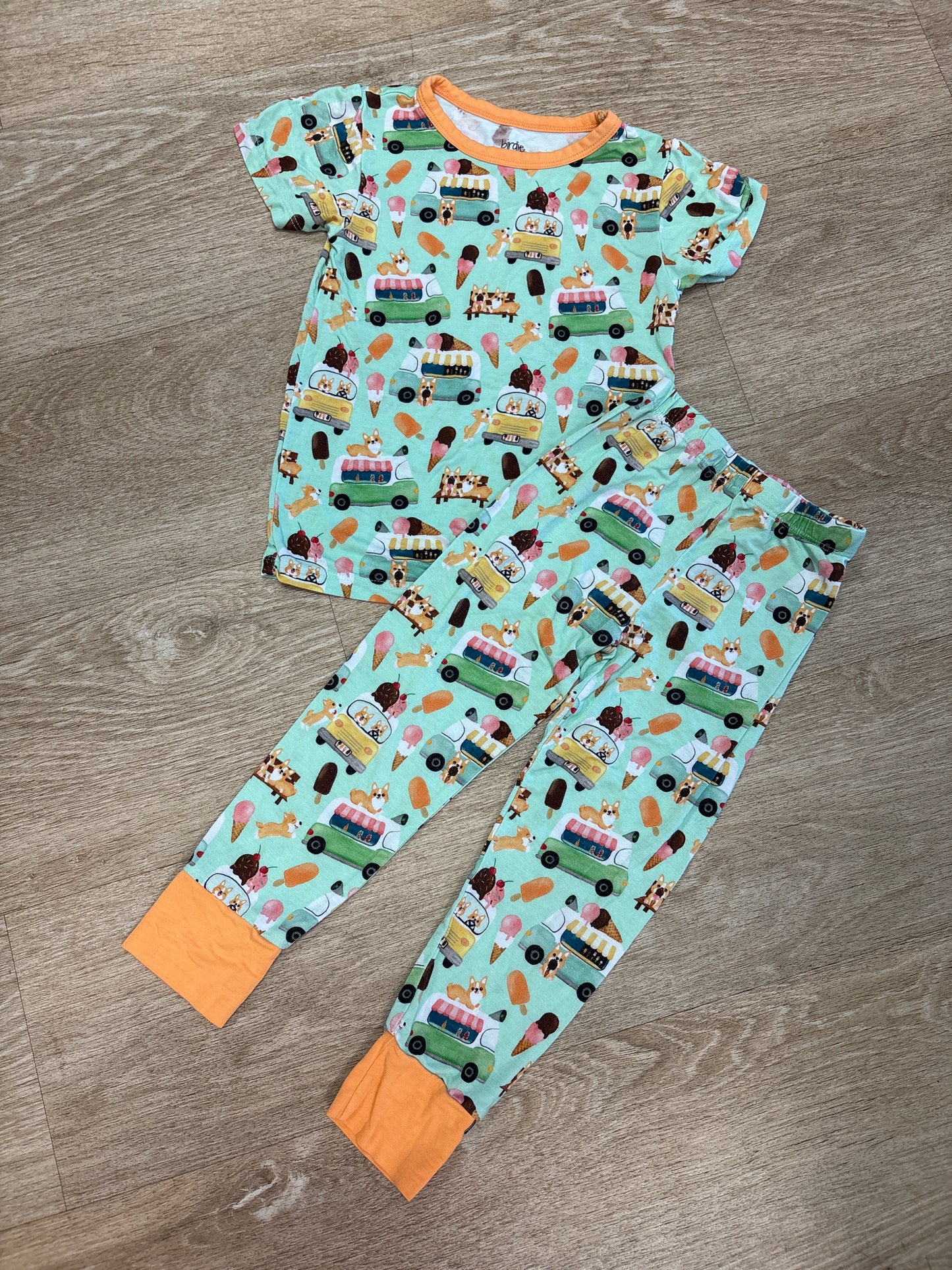 3T Birdie Bean Dog Food Truck 2 Piece Lounge Set