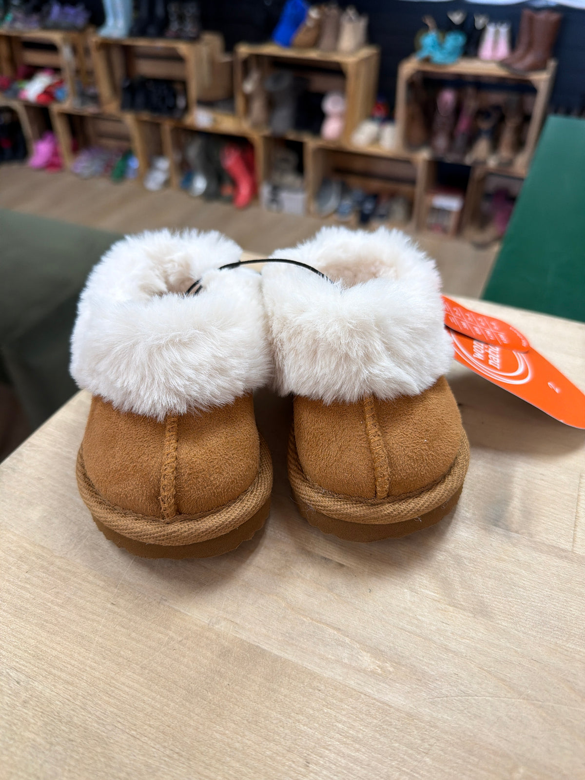 NWT 2c Camel Fur Lined Ankle Slippers
