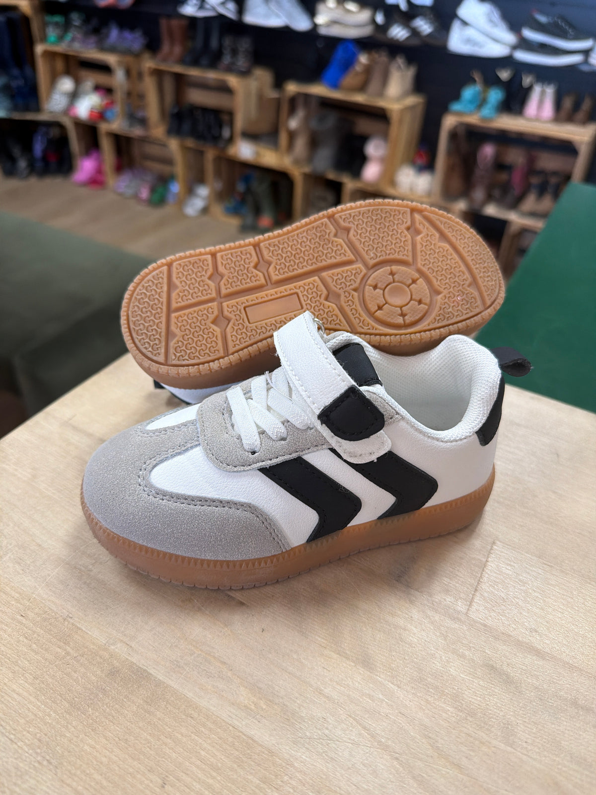 8c Black/White/Grey Velcro Sneakers