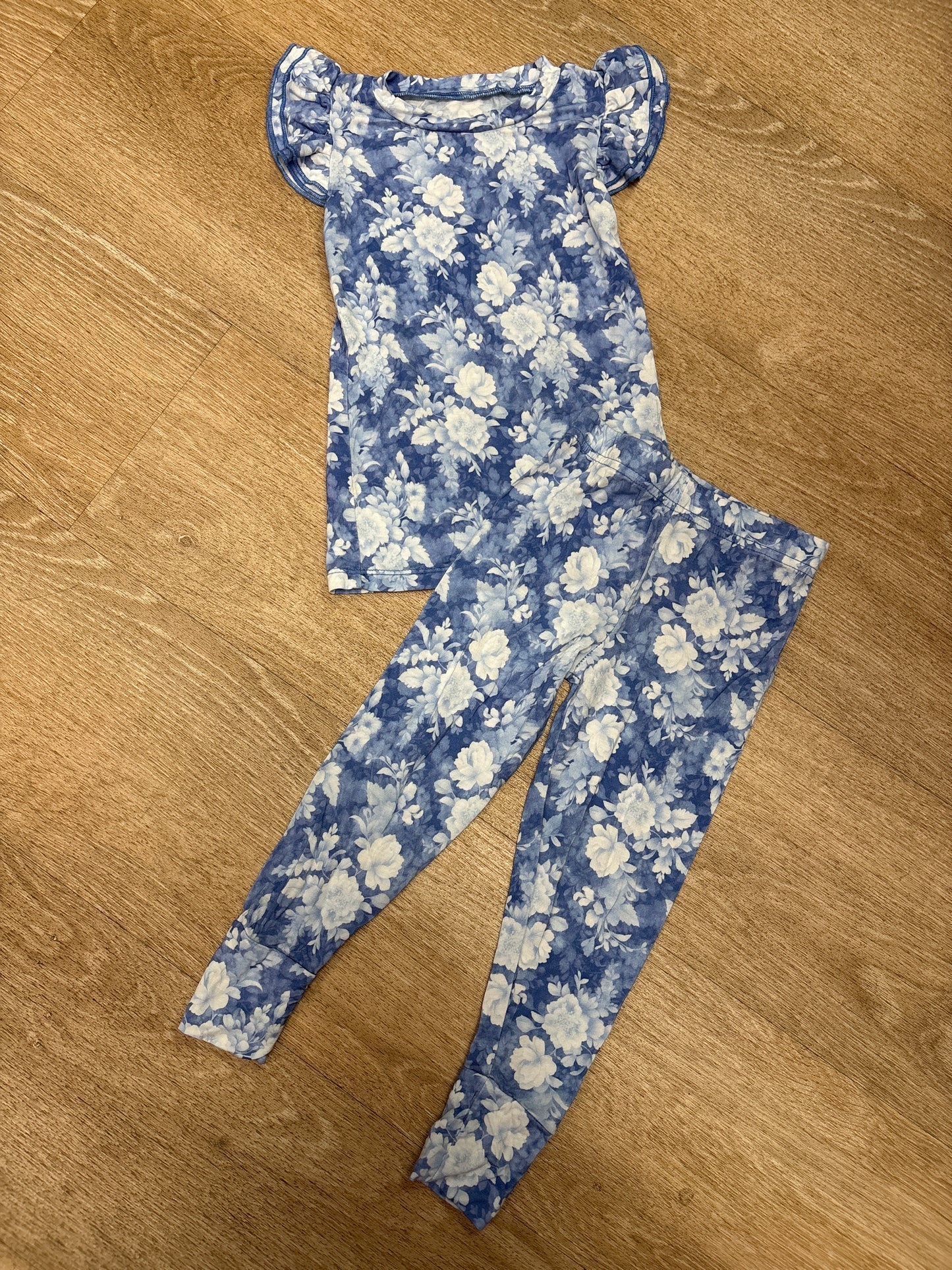 2T Bums & Roses Blue/White Floral Pajama Set