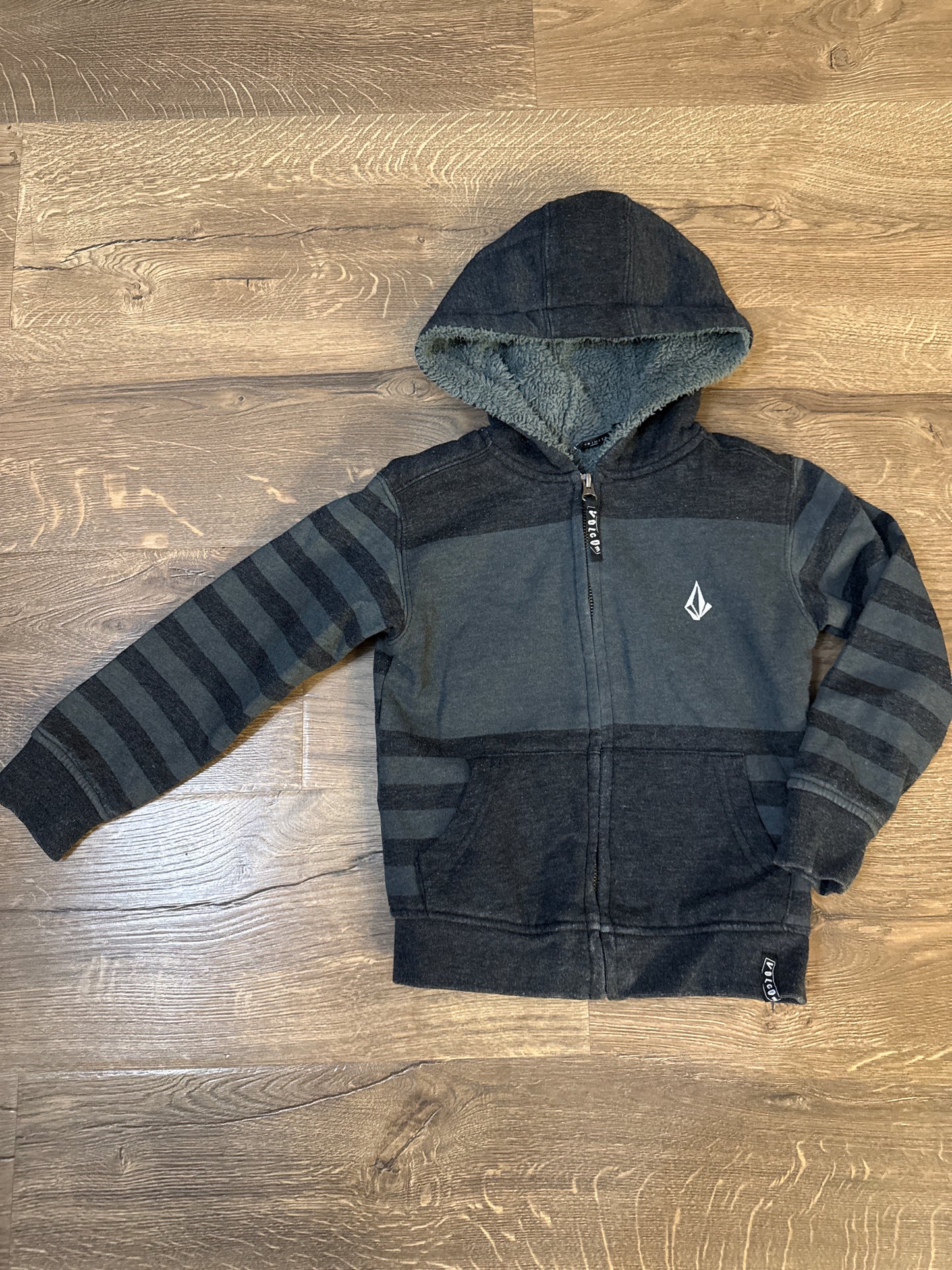 4 Volcom Sherpa Lined Black/Grey Zip Up With Hood