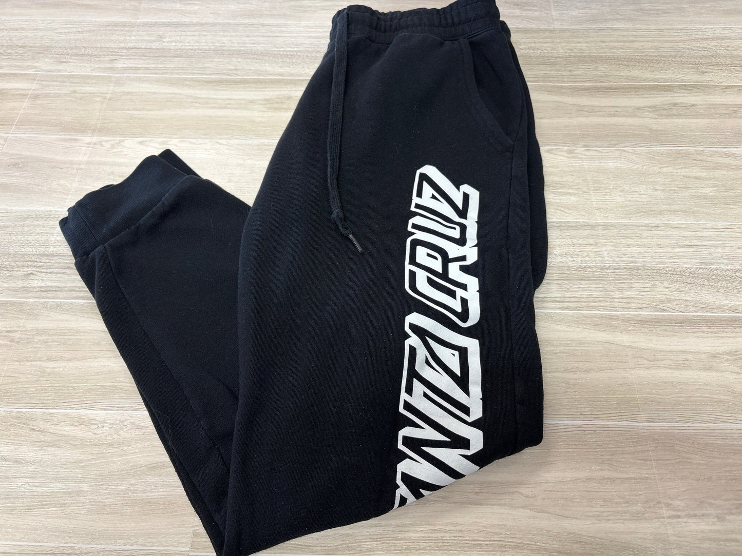 Womens Medium Black SANTA CRUZ Cuffed Sweats