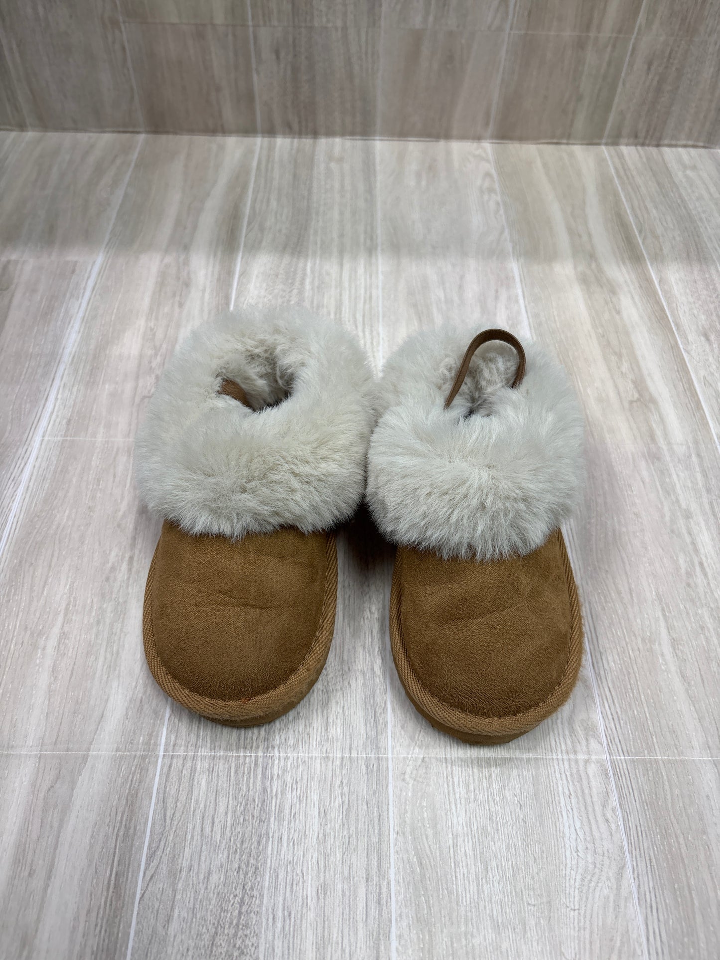 6/7 Fur Lined Slippers