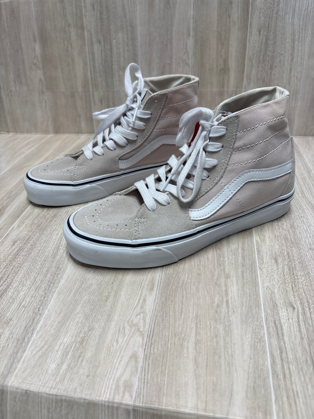 NWT Womens 8 Light Beige High Top Lace Up Vans