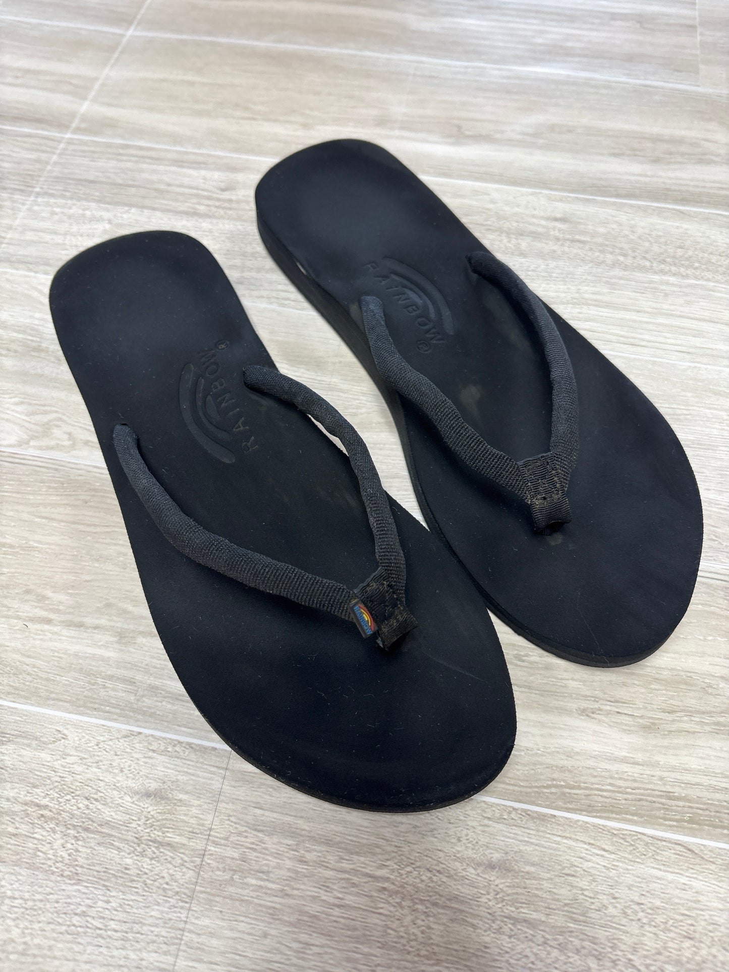 8W Black Rainbow Sandals