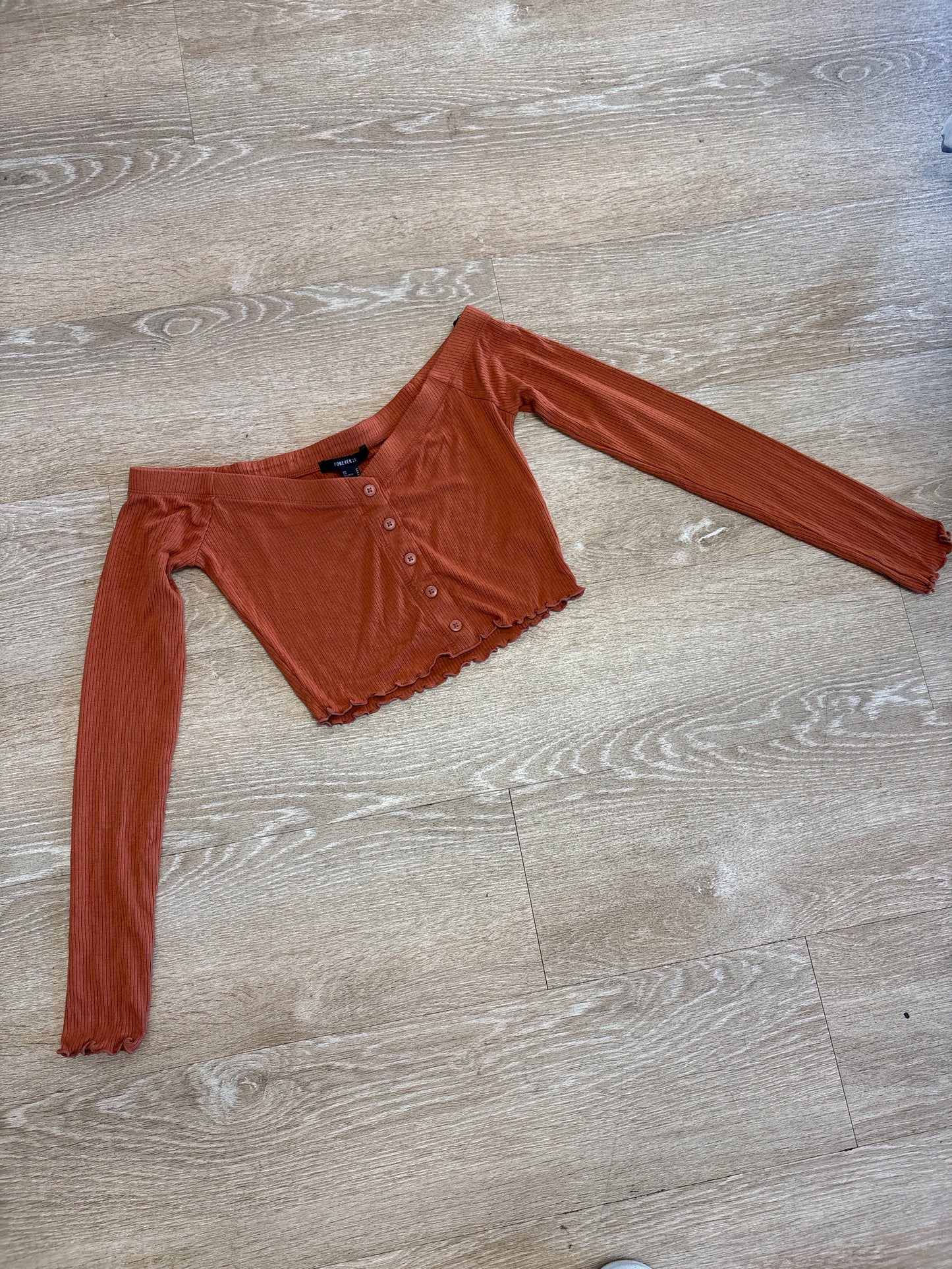NWT Womens Medium Ribbed Rust Button Crop Long Sleeve
