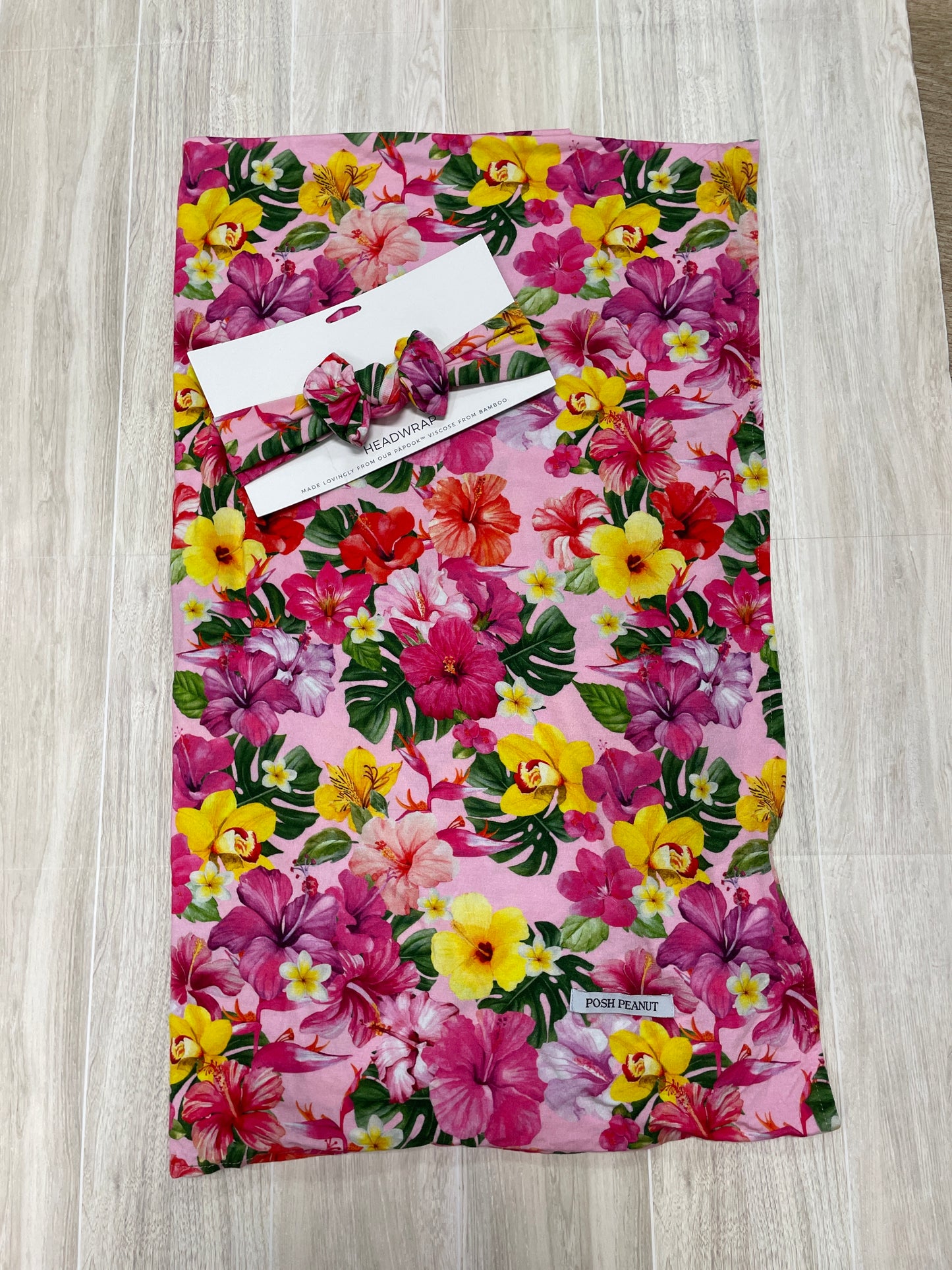 Posh Peanut Swaddle + NWT Bow Set - Pink Tropical Flowers