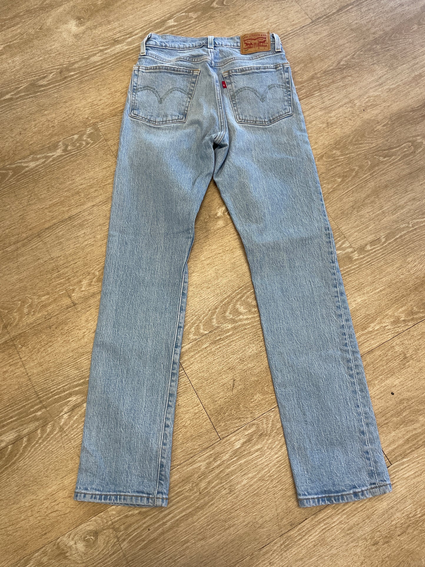 Womens 24x30 Levis 501 Light Wash Denim