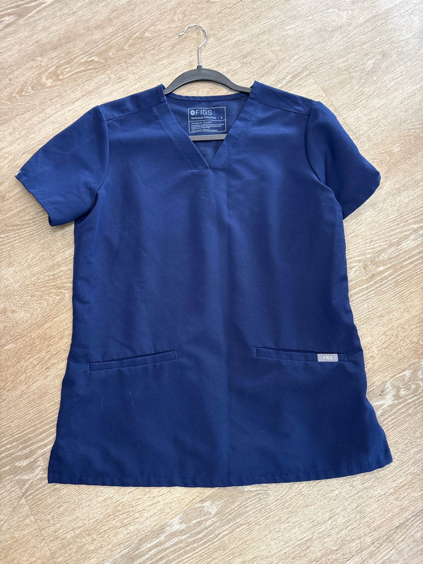 Womens Small FIGS Scrub - Navy Shirt