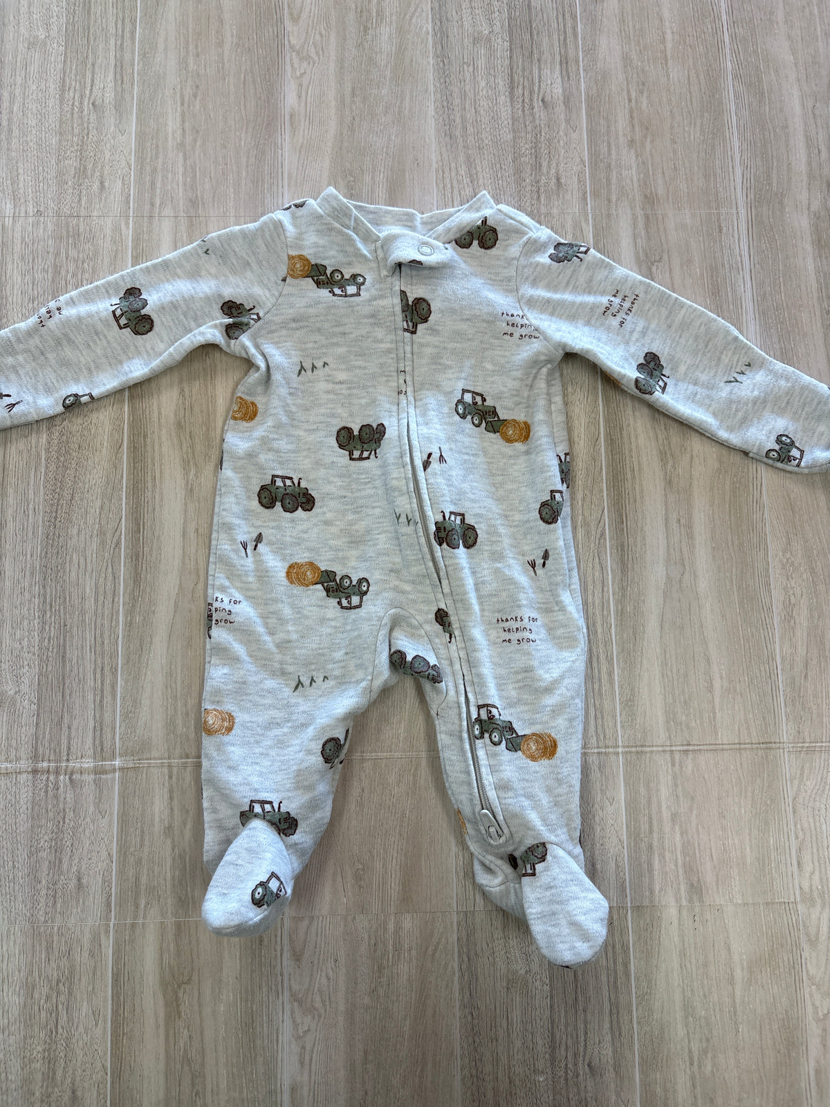 Newboen Light Grey Tractors Pajama