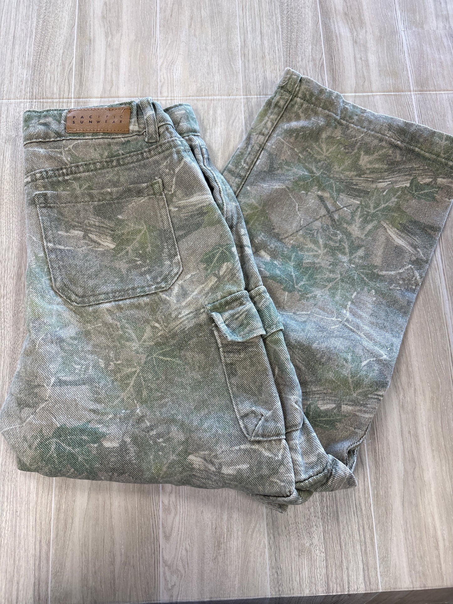 10 Pacsun Baggy Cargo Camo Pants