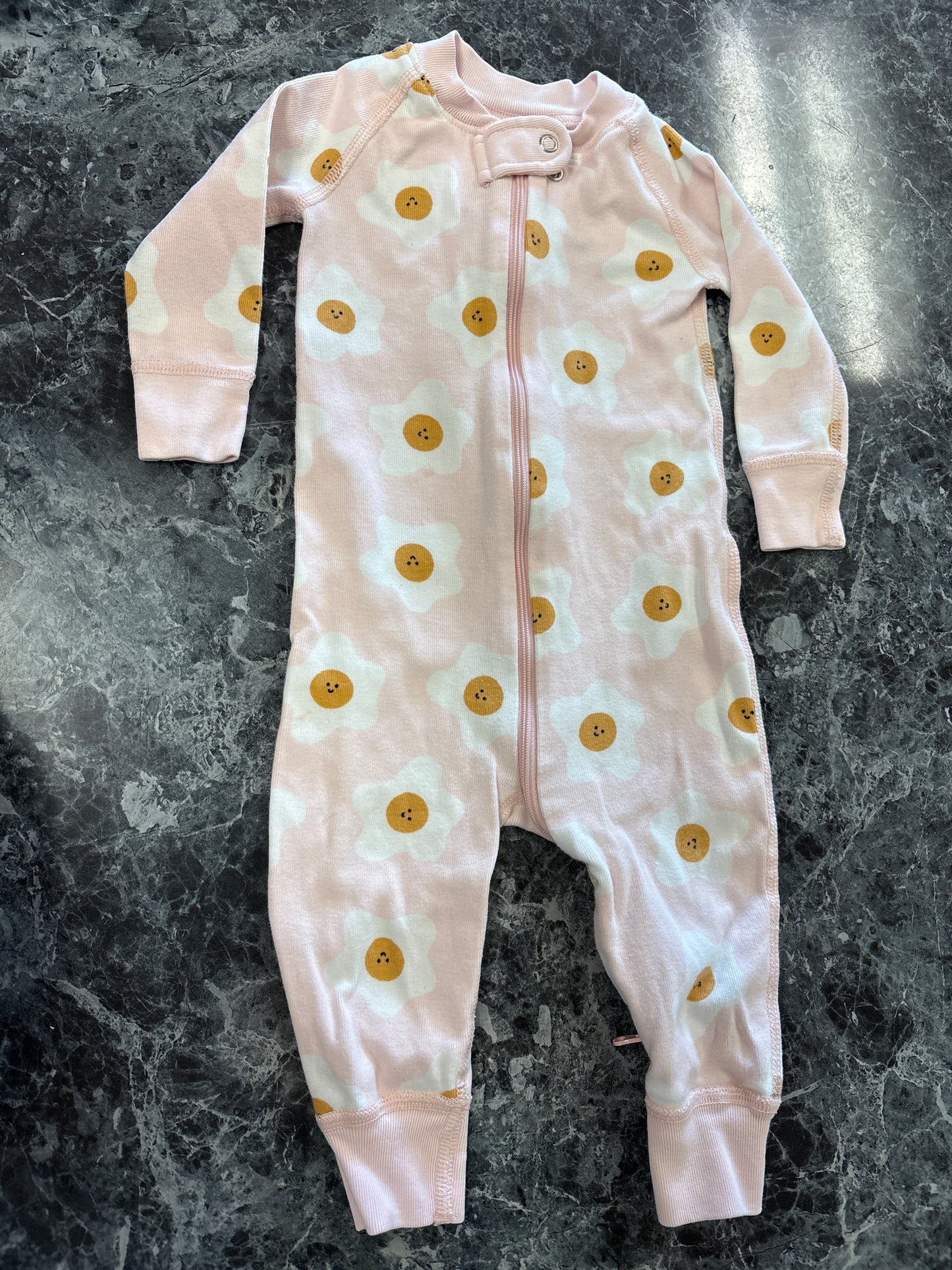 6-12m Hanna Andersson Eggs Pajama Romper
