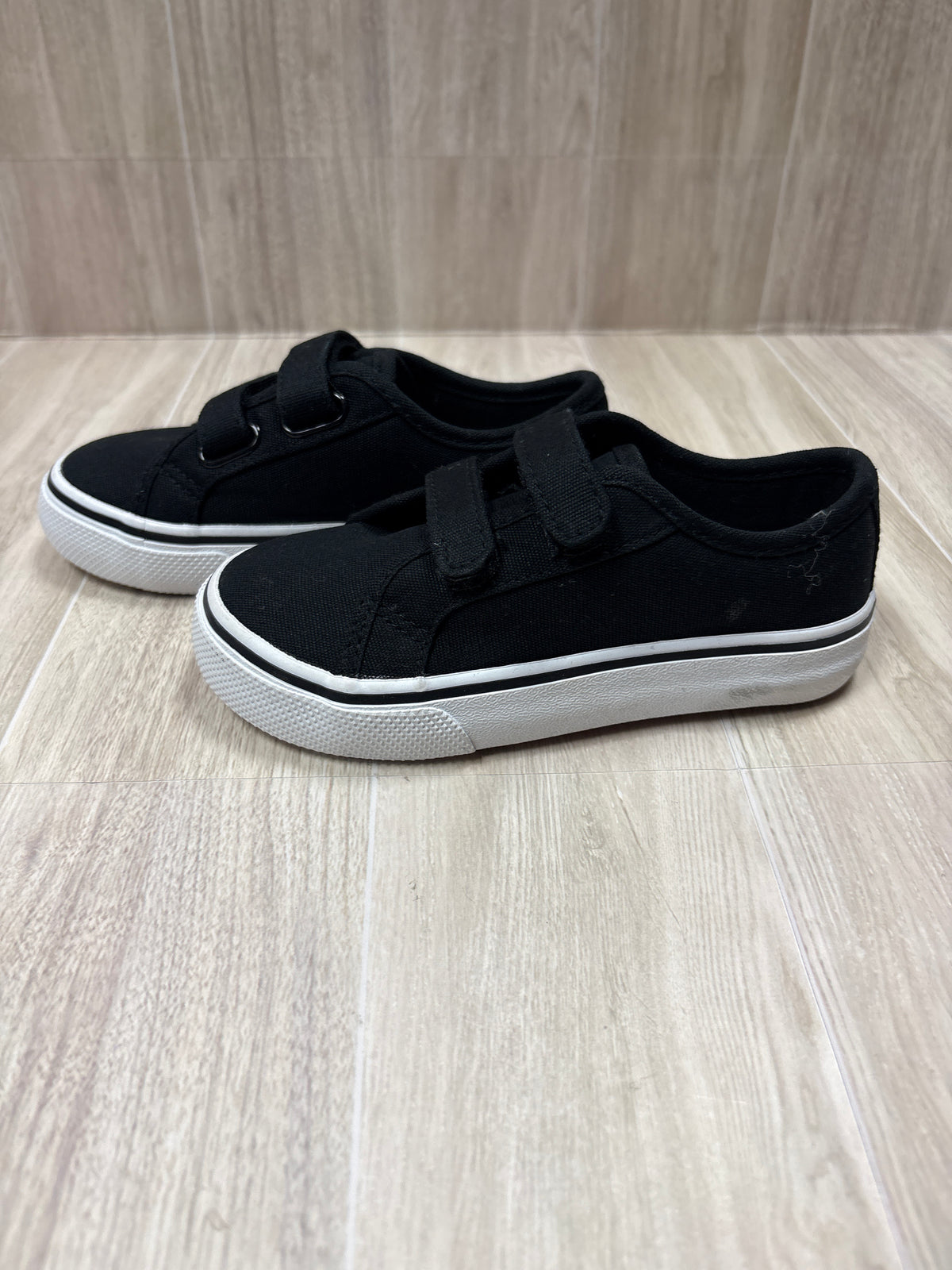 NWOT 9c Black Velcro Shoes