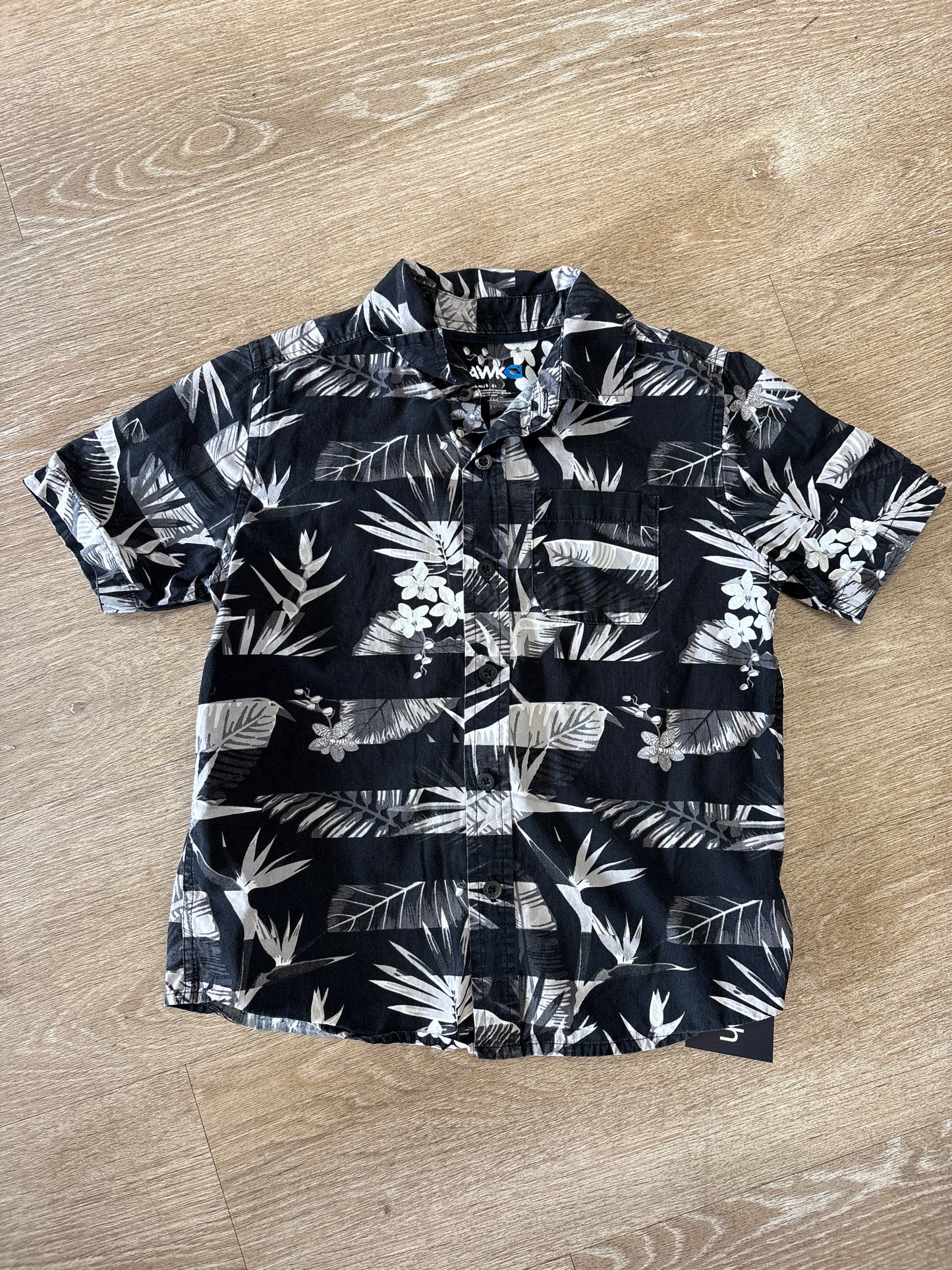 5/6 Hawk Black Leaf Button Shirt
