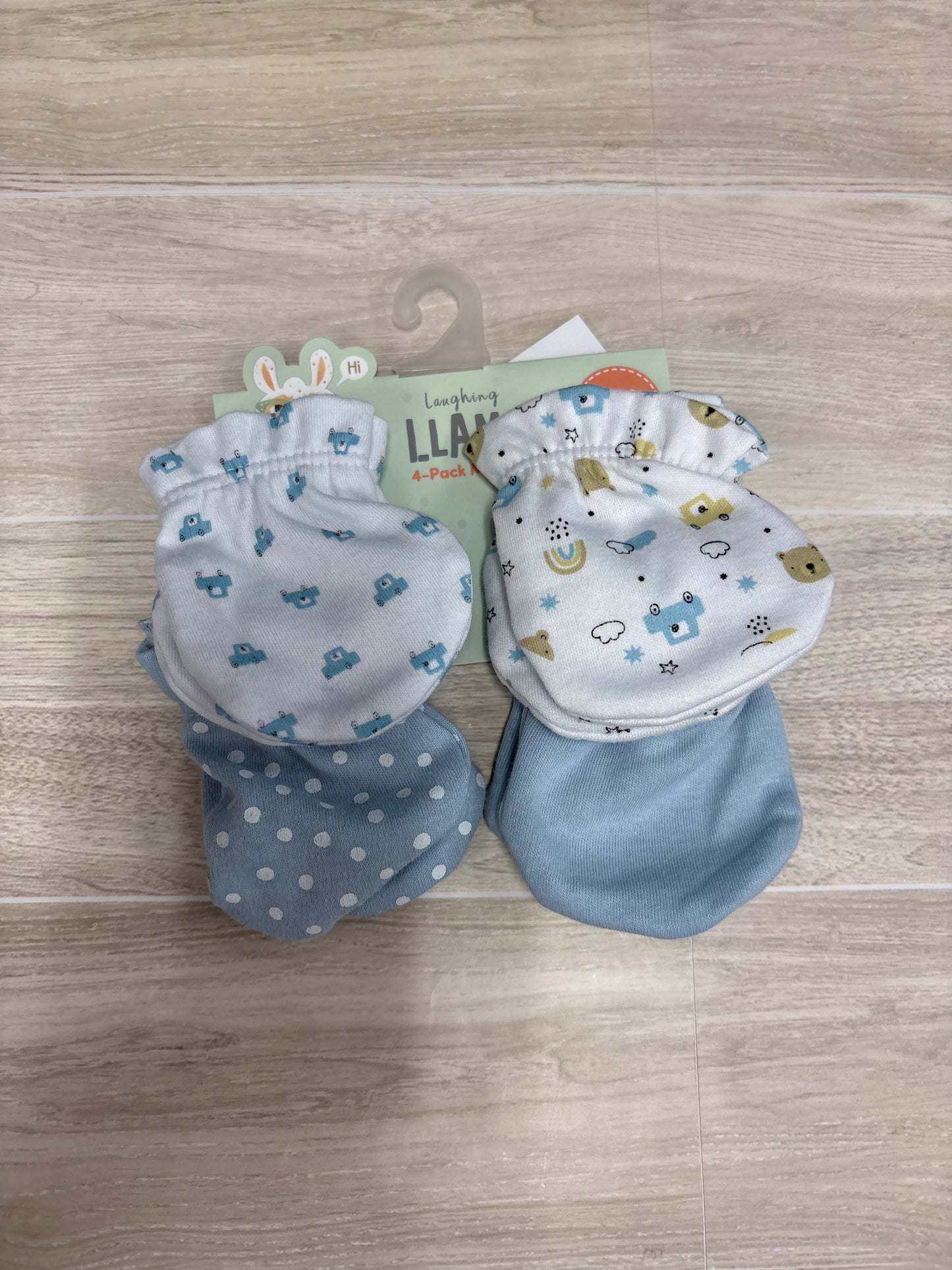 NWT Infant Mittens 4 Pack