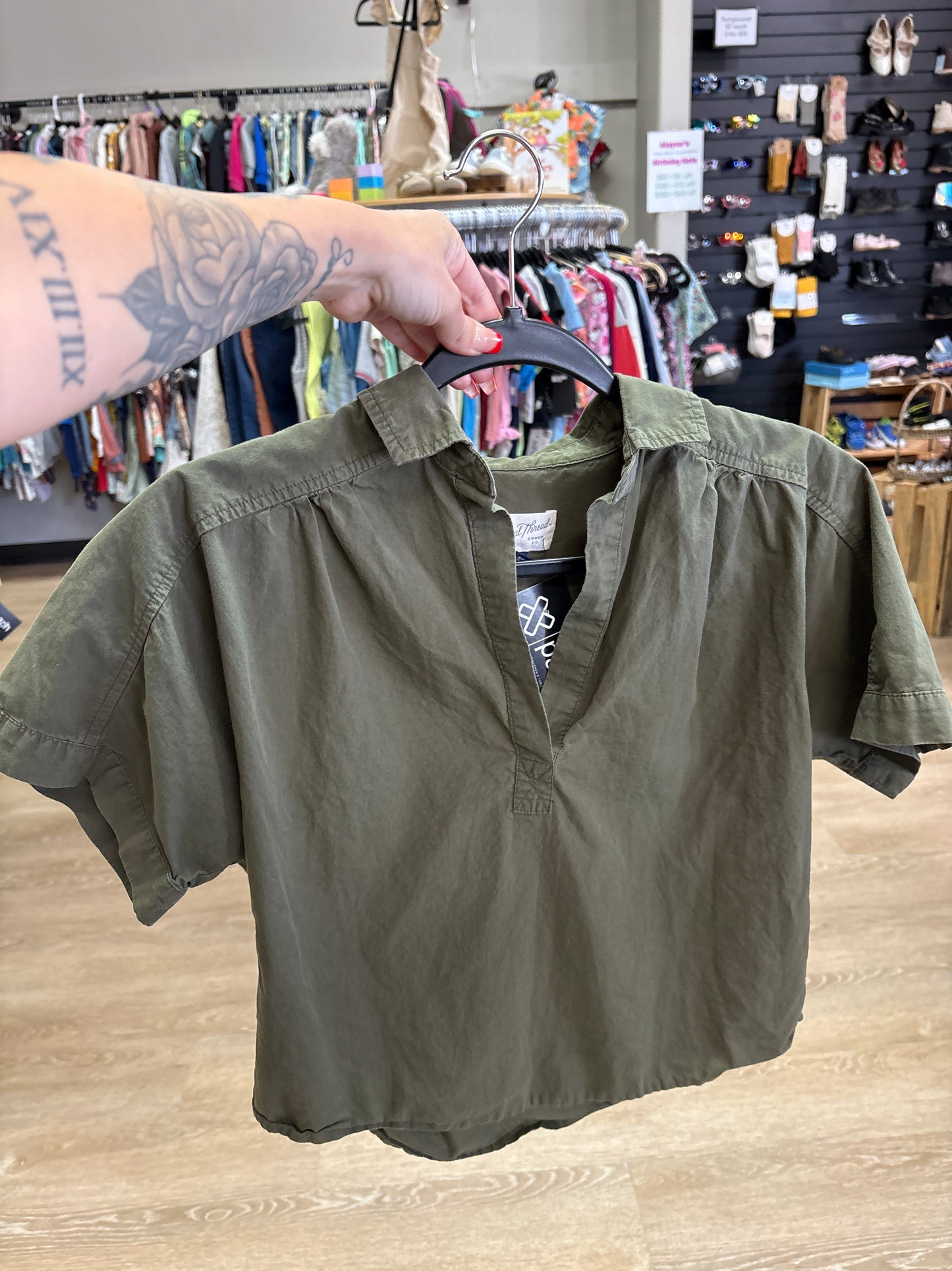 Womens XS Olive Collared Top