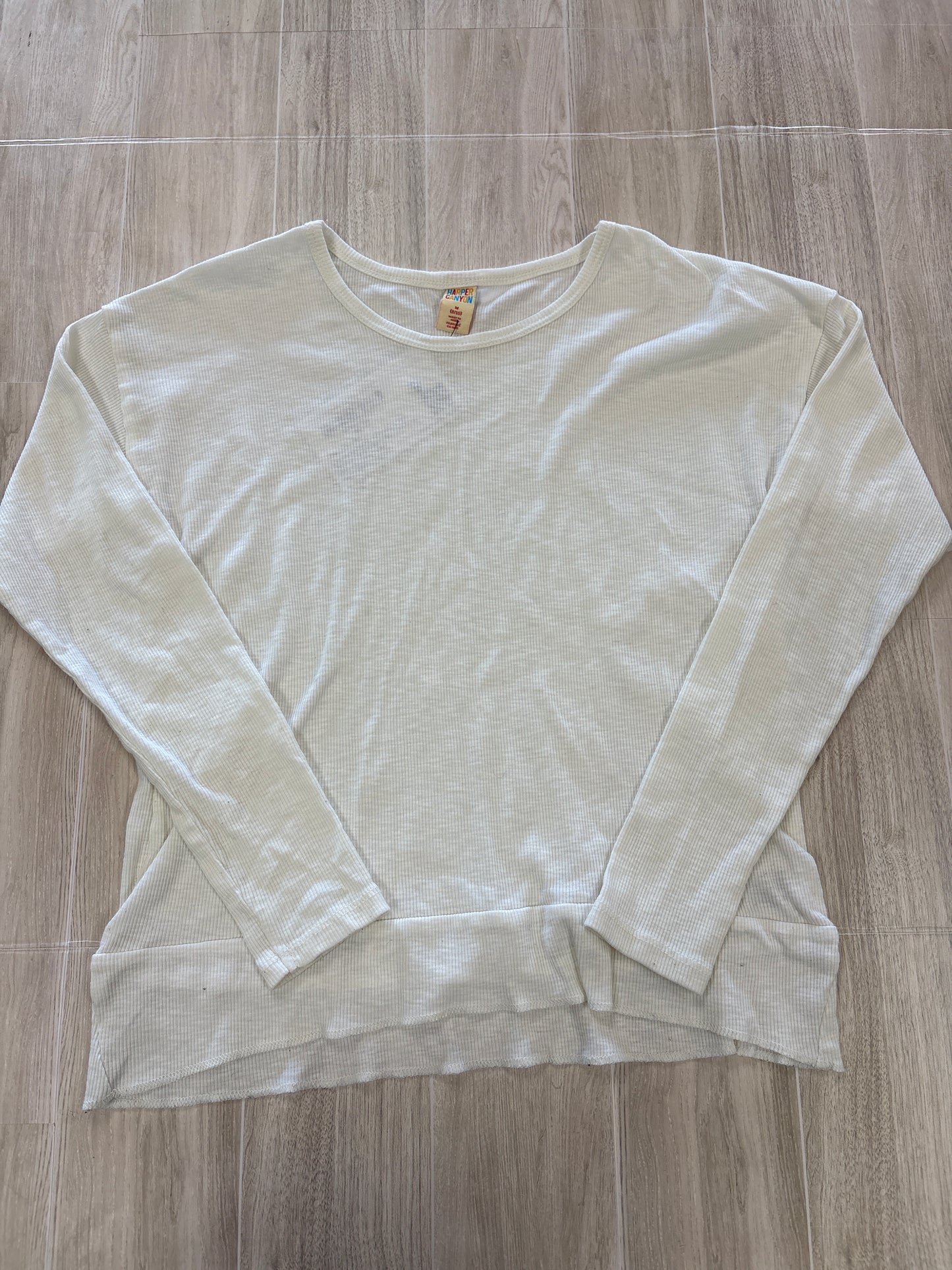8/10 White Ribbed Harper Canyon Long Sleeve