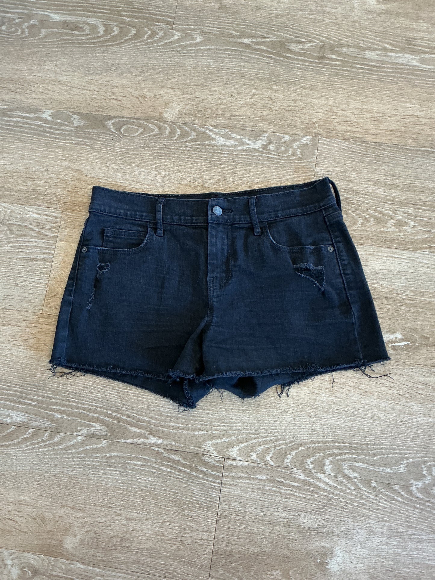 Womens 6 Black Denim Raw Hem Shorts