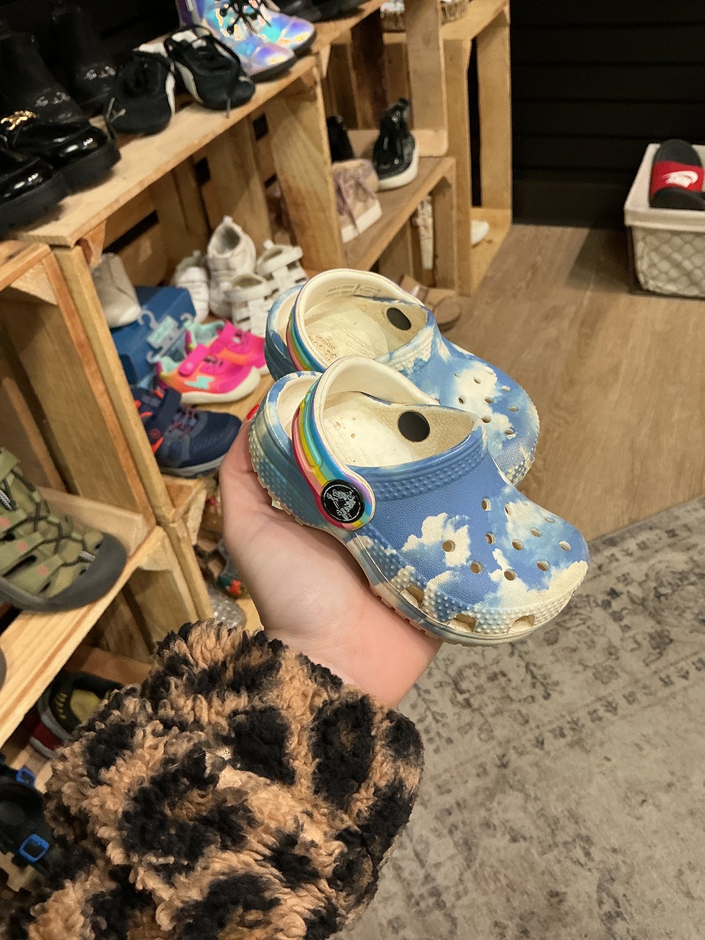 4c Crocs - Blue Clouds