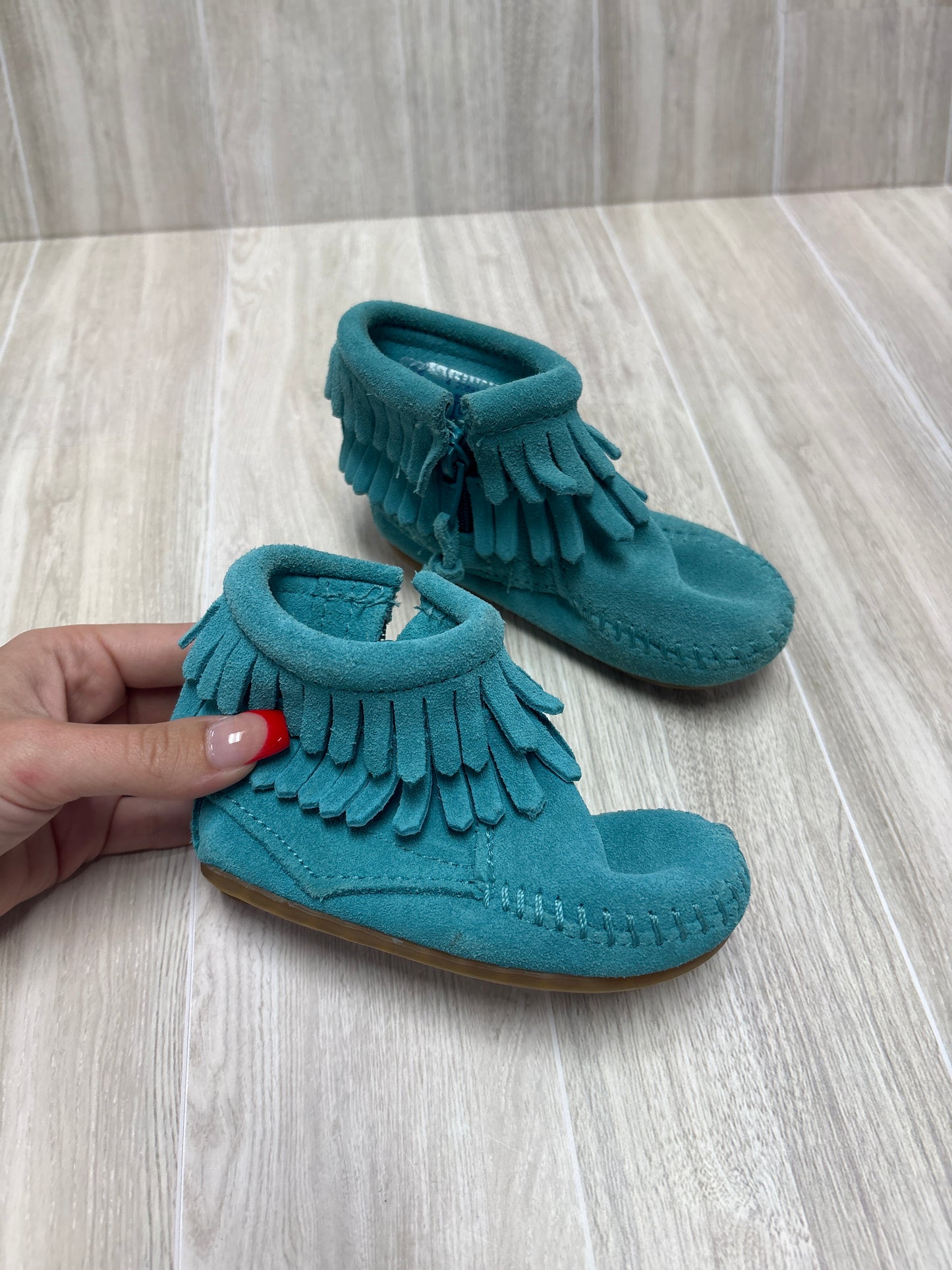 4c Minnetonka Aqua Blue Fringe Mocs