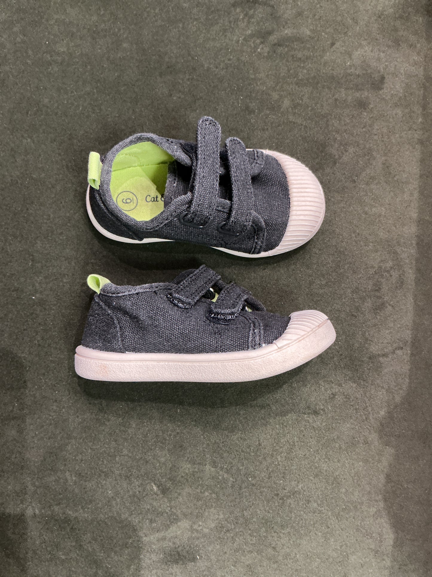 6c Grey Velcro Sneaker