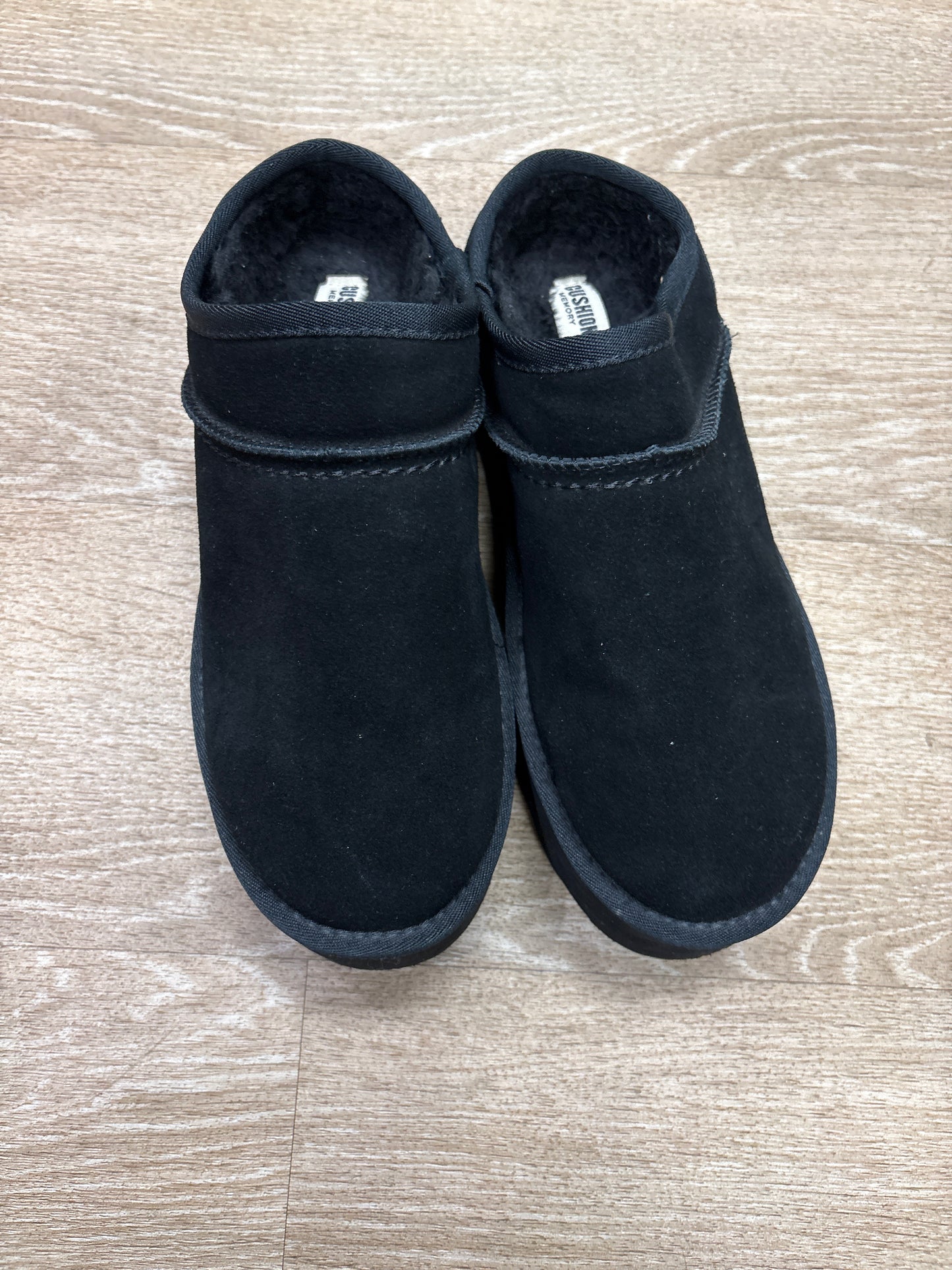Womens 9 Cushionaire Black Platform Slippers