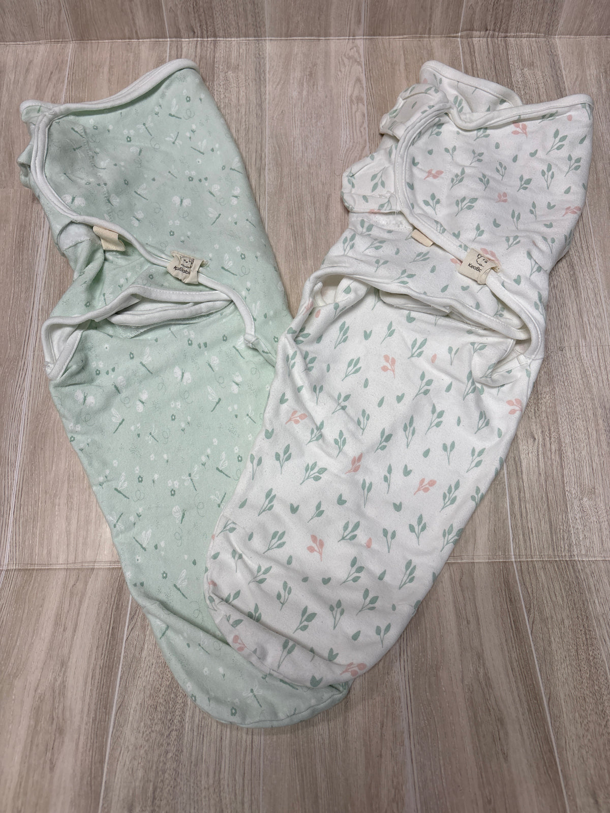 0-3 Keababies 2 Pack Swaddles Green Firefly/White Floral