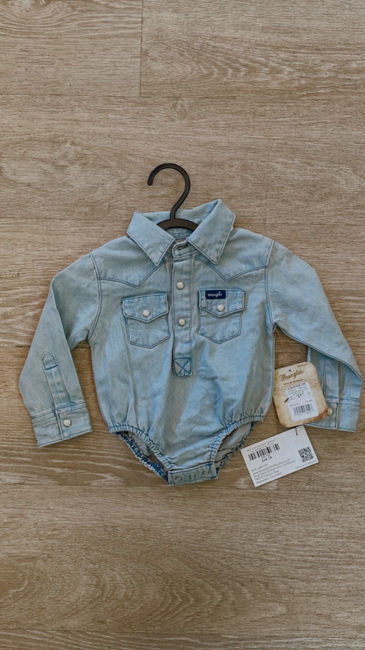 NWT 3-6m Wrangler Lightwash Denim Pearl Snap Onesie