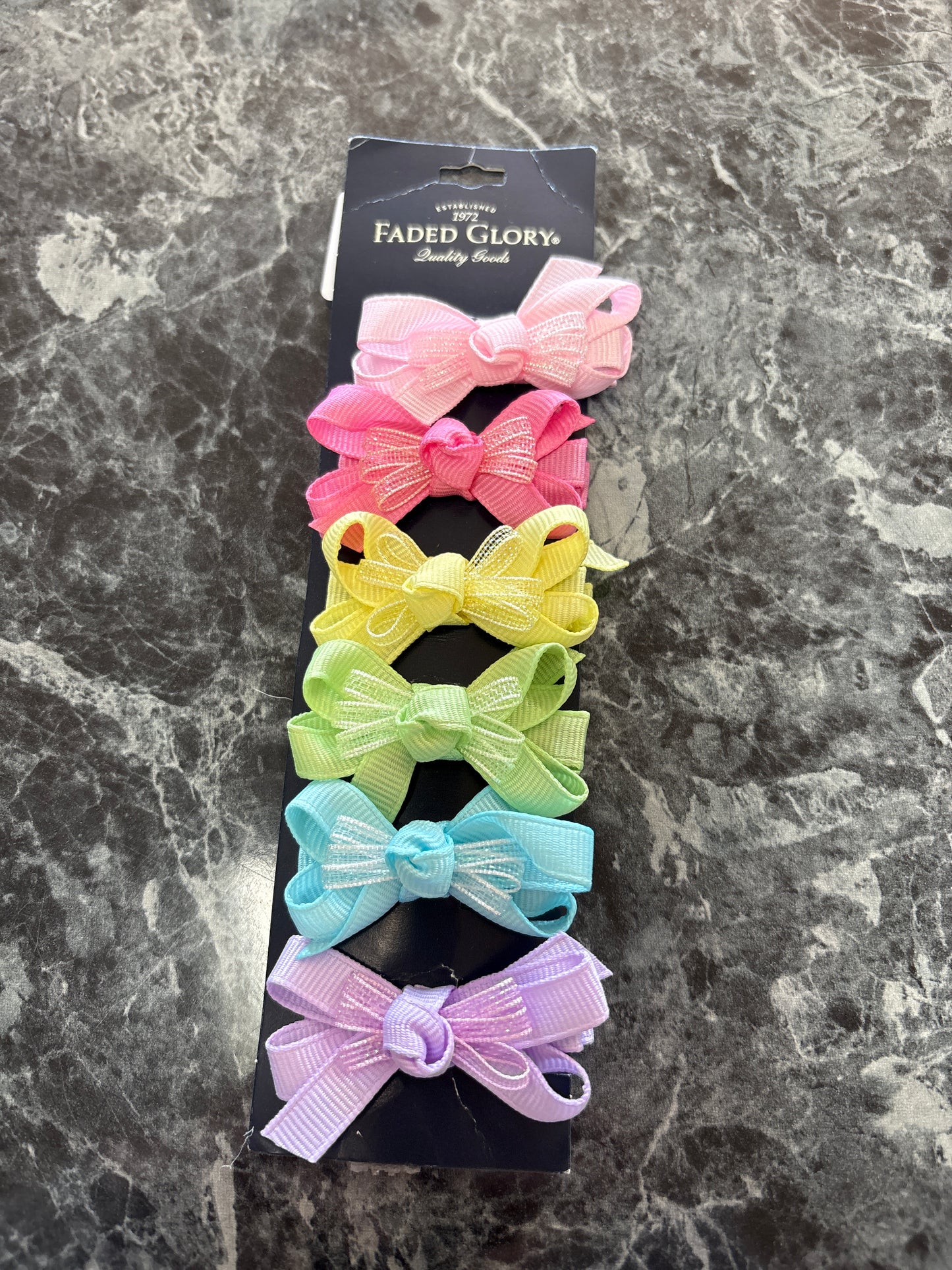 NWT 6 Pack Clip on Bows