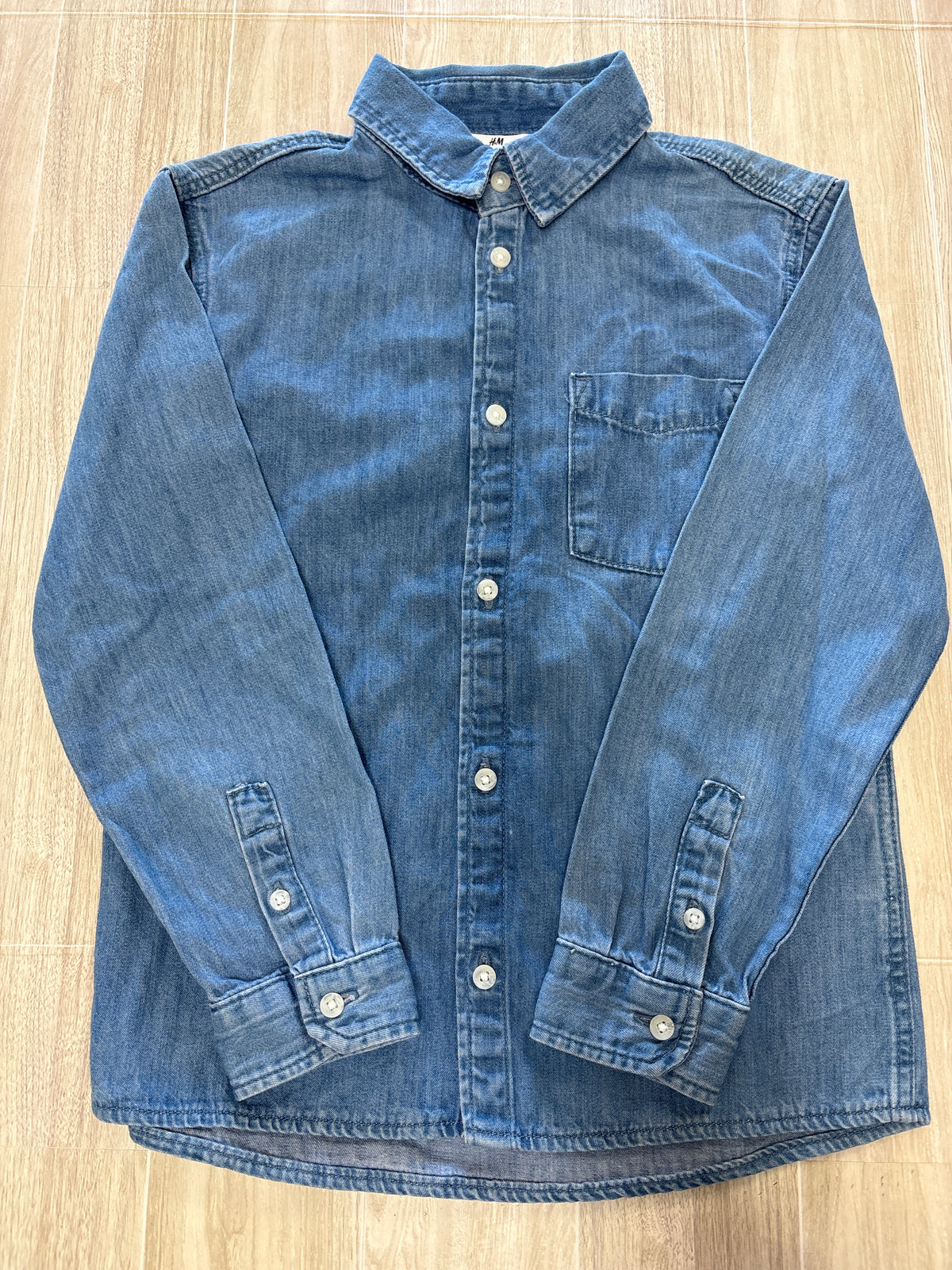 NWT 7 Chambray Button Up Shirt