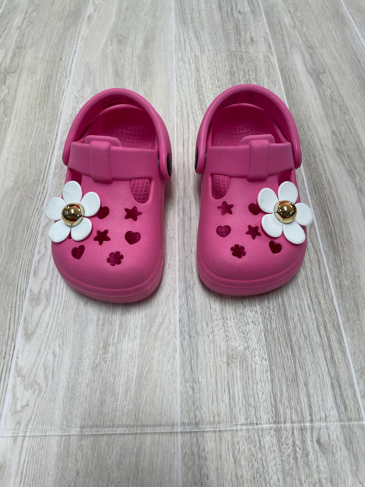 4/5 Hot Pink Daisy Faux Crocs