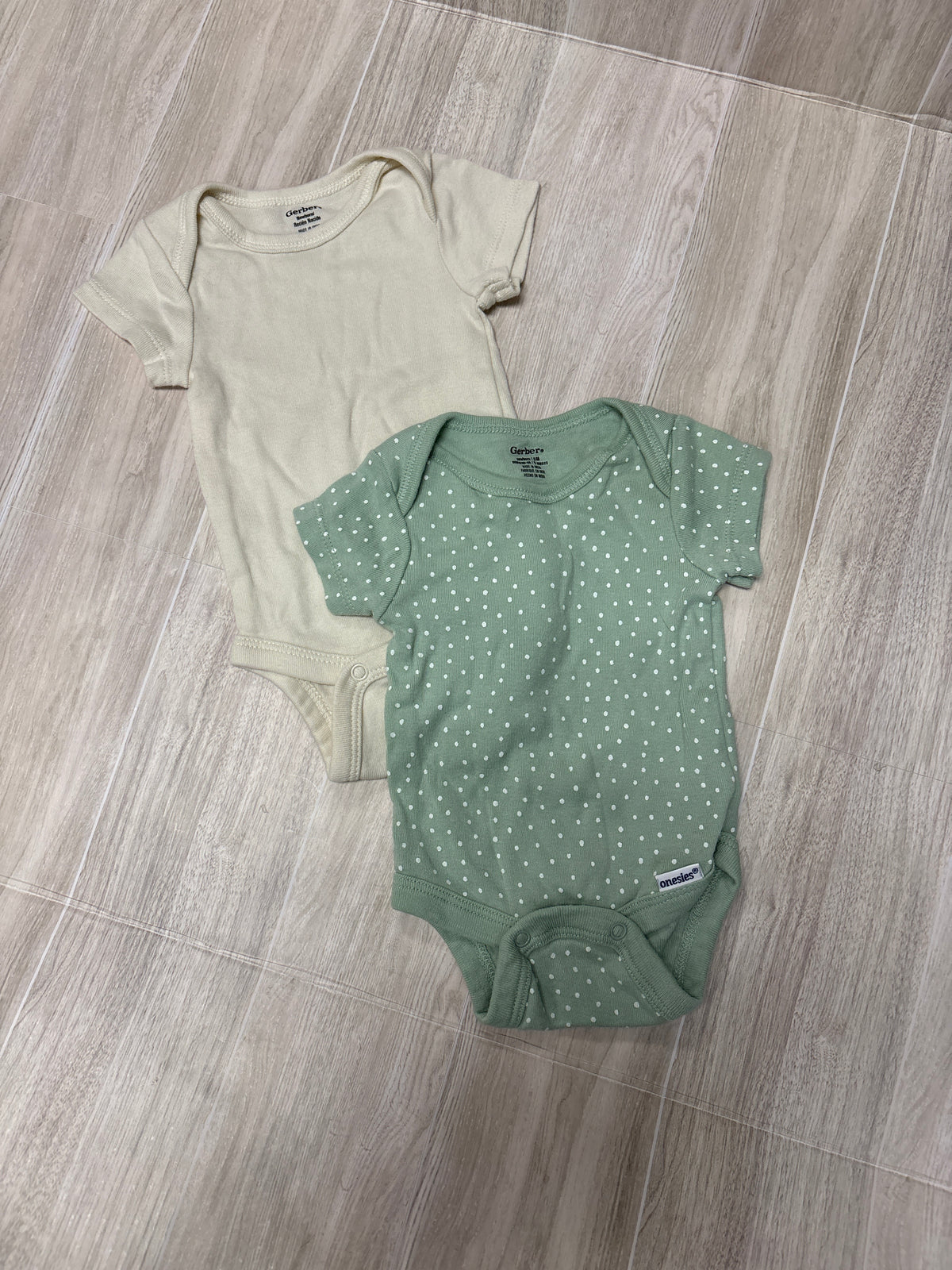 Newborn Onesie 2 Pack Green Dotted/Cream
