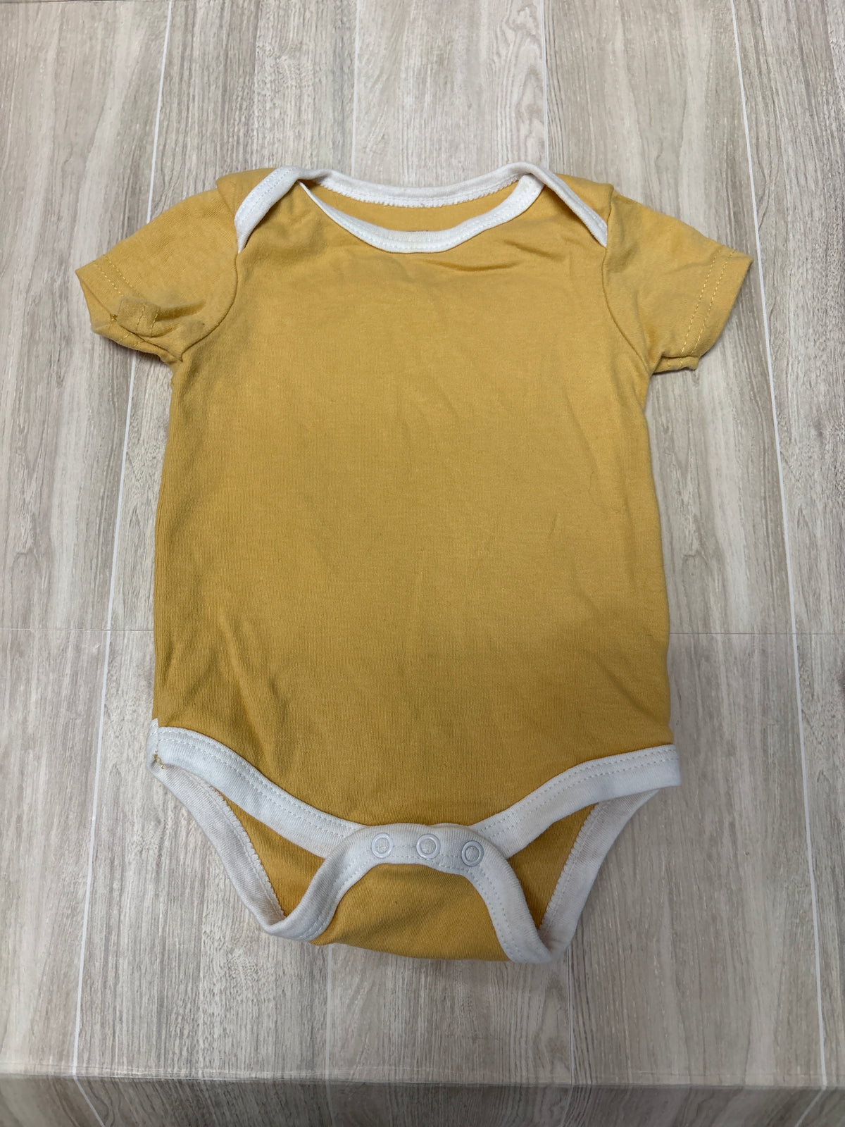 6-9m Mustard/White Onesie