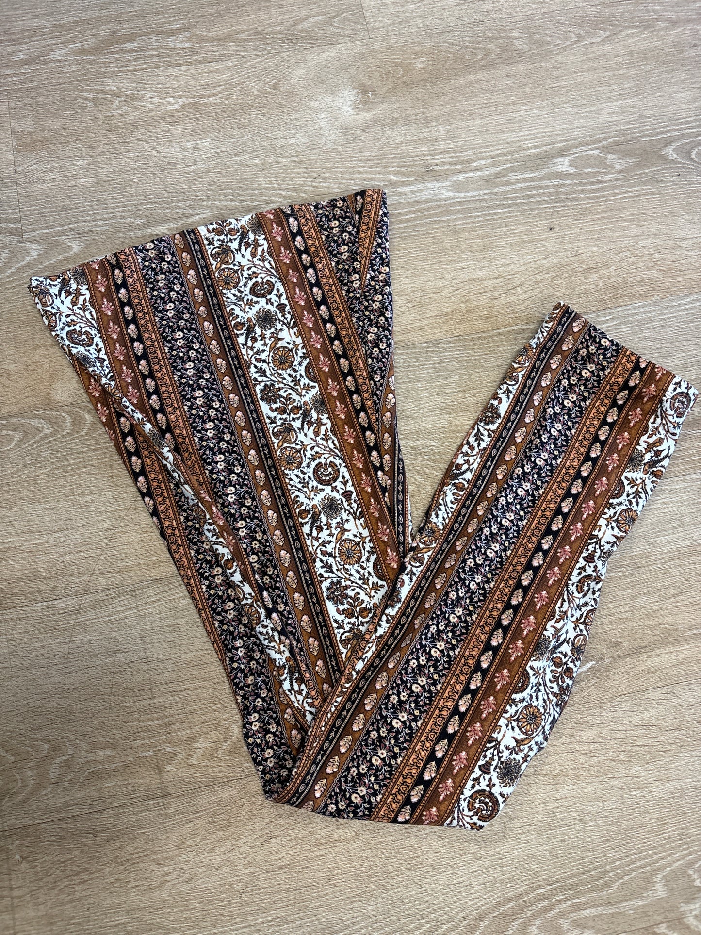 Womens Medium Rust Printed Soft Flares