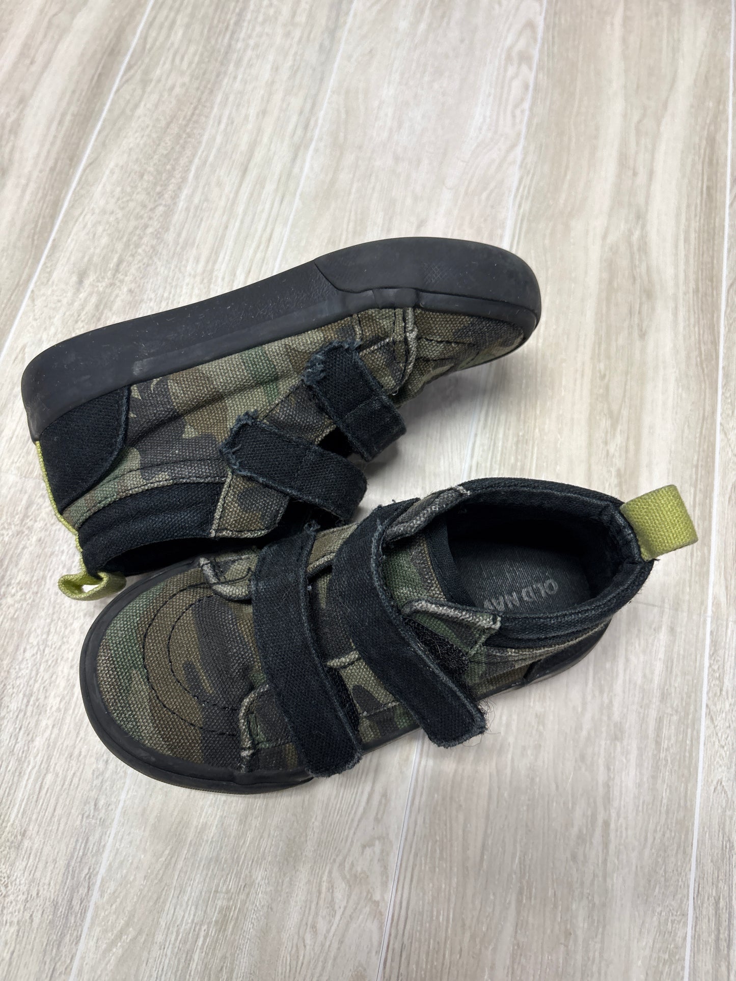 8c Camo Velcro Sneakers