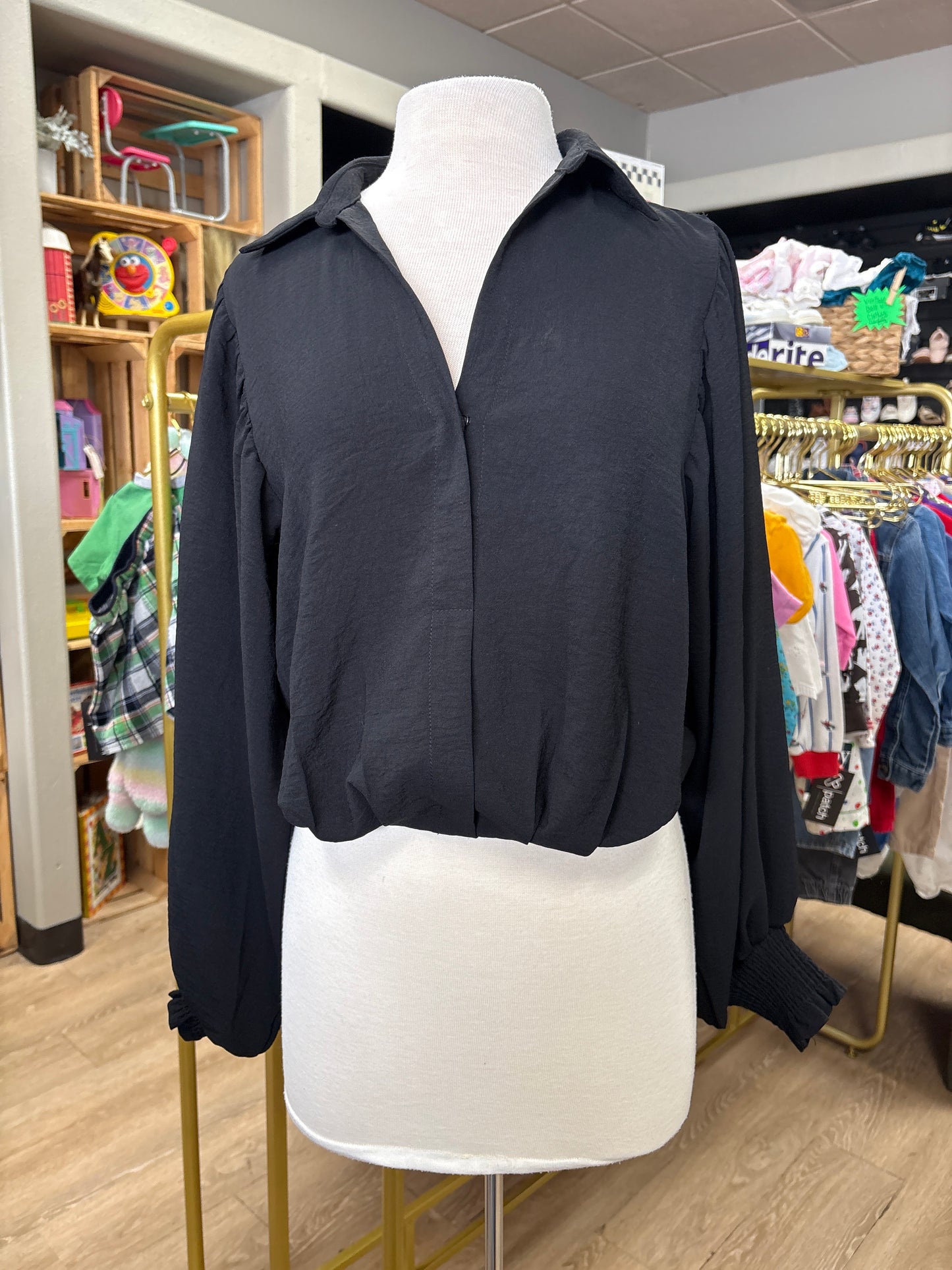 Womens Small Black Collared Long Sleeve