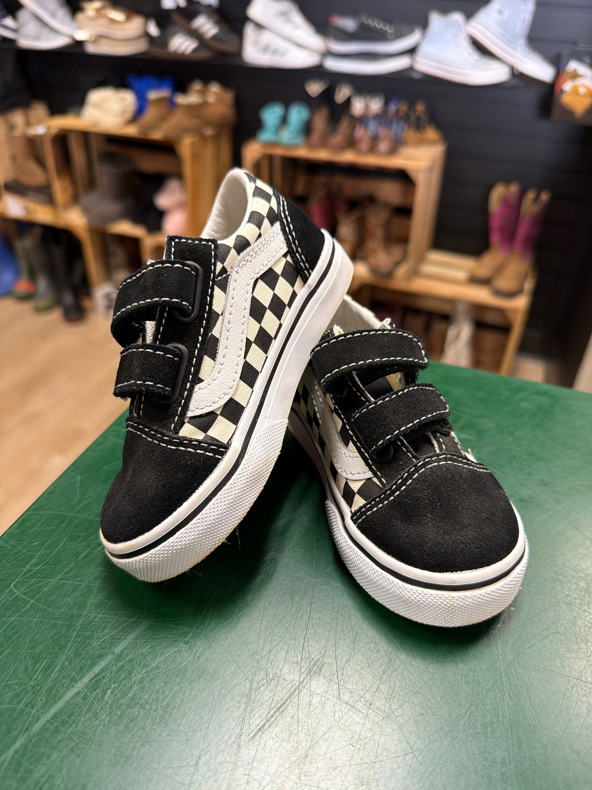NWOT 7c Old Skool Cream/Black Checkered Velcro Vans Sneaker