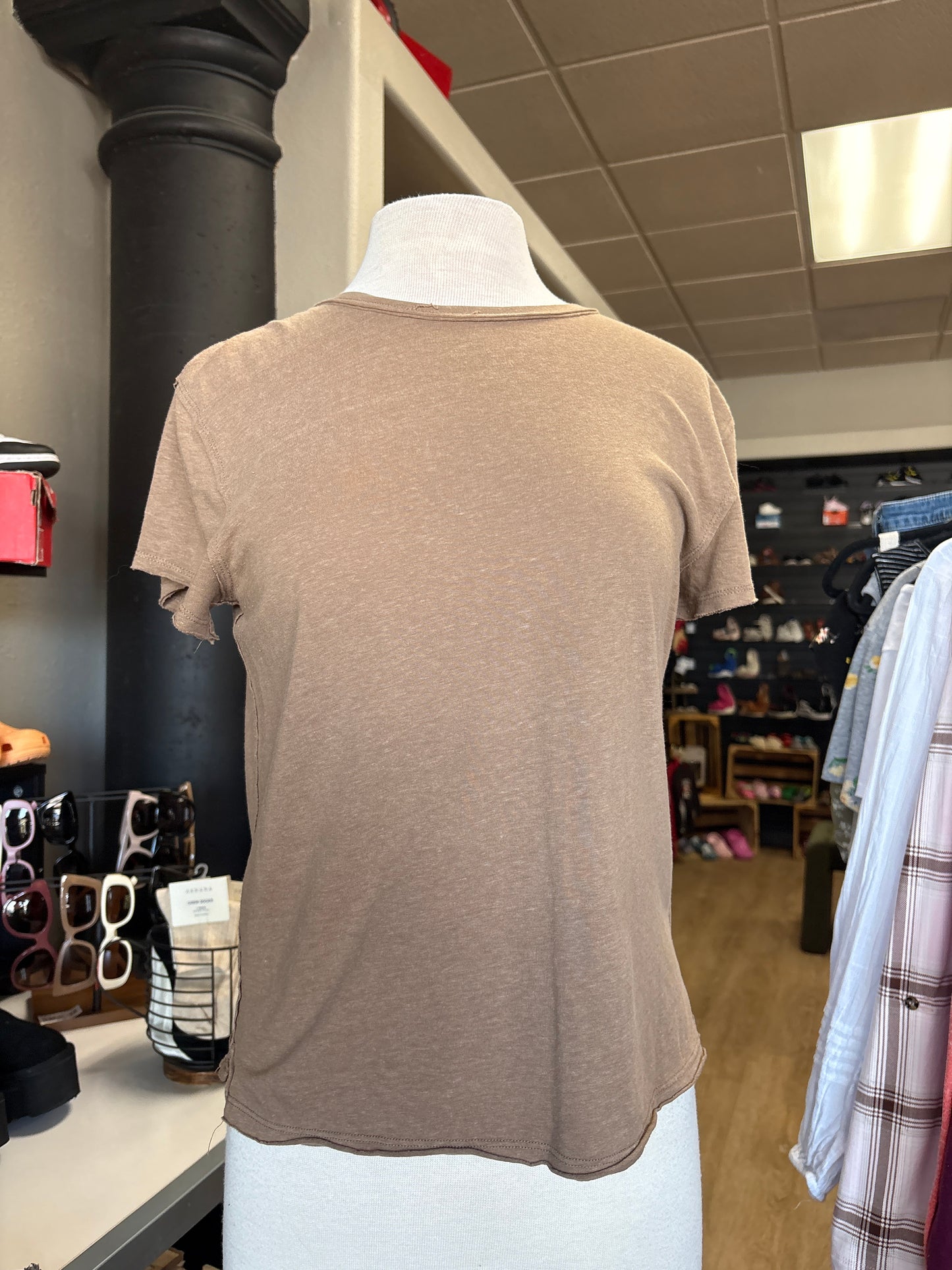 Womens Medium We The Free Brown Raw Hem Basic Shirt