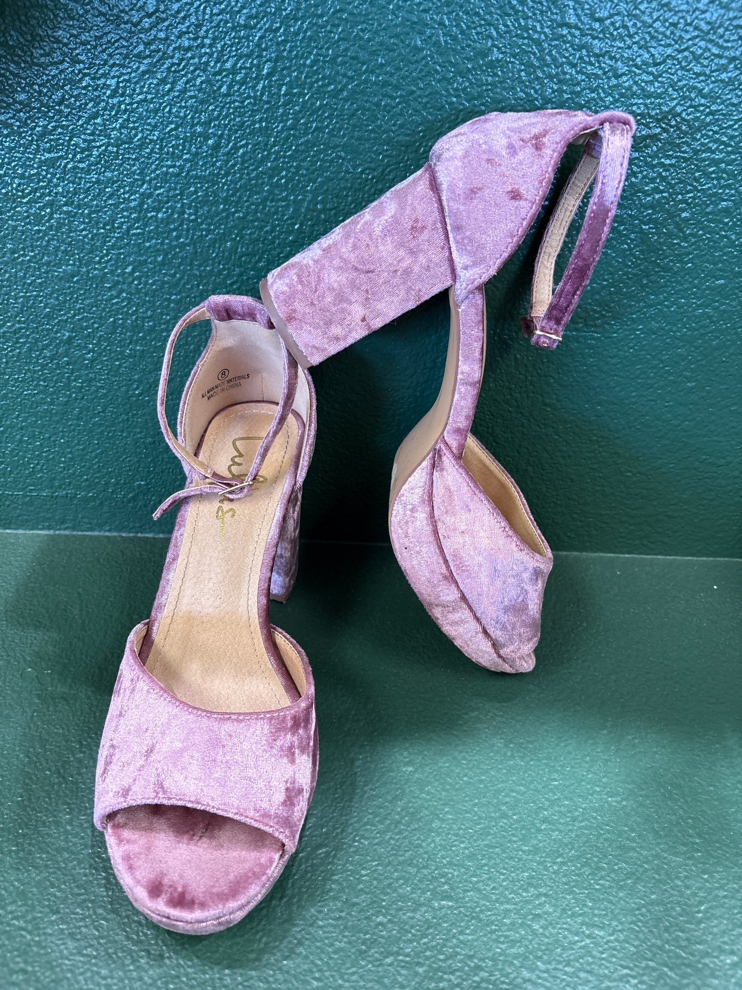womens-8-lulus-lavender-velour-heels