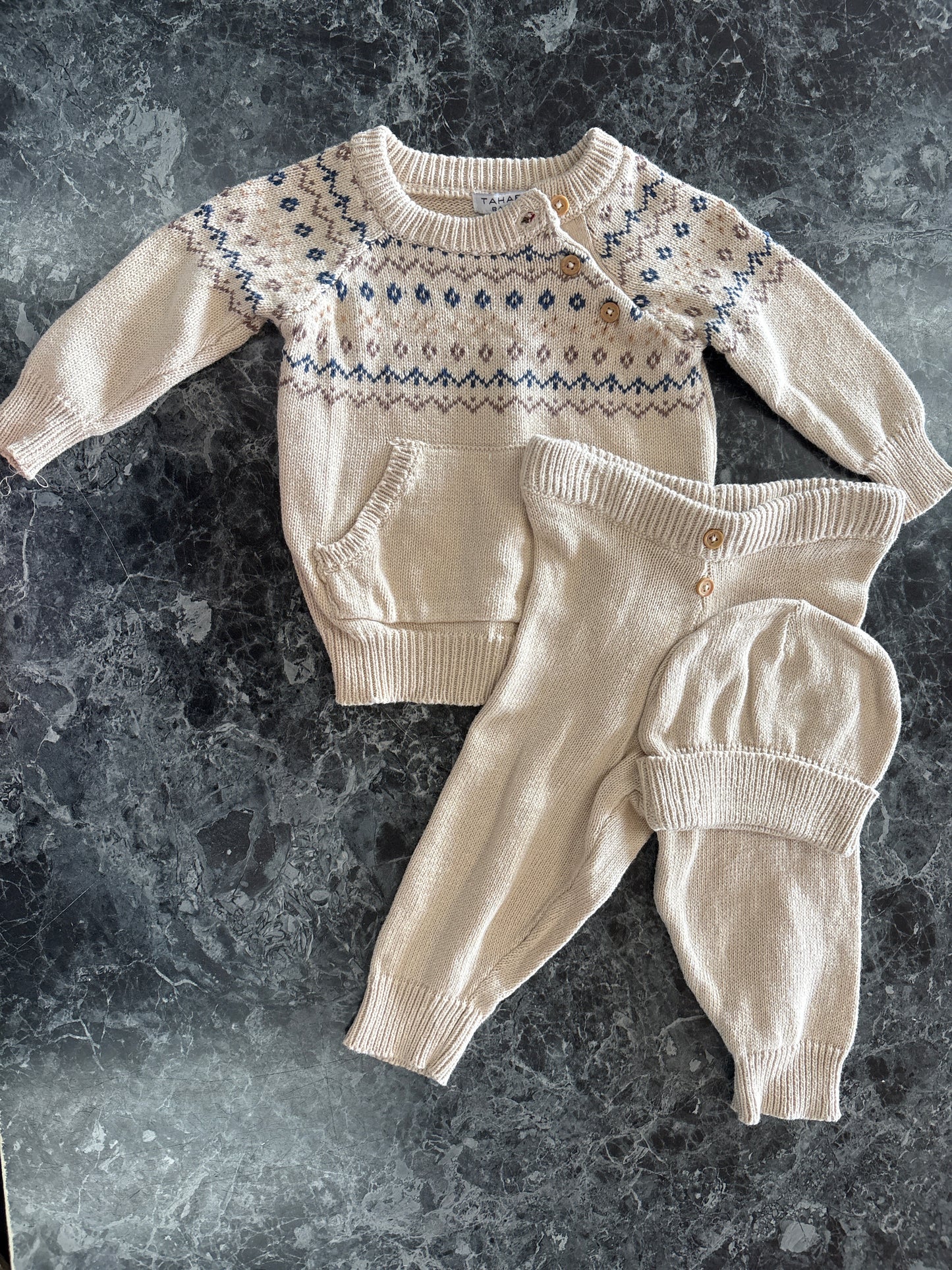 0-3m Tahari Baby Knit Beige 3 Piece Set
